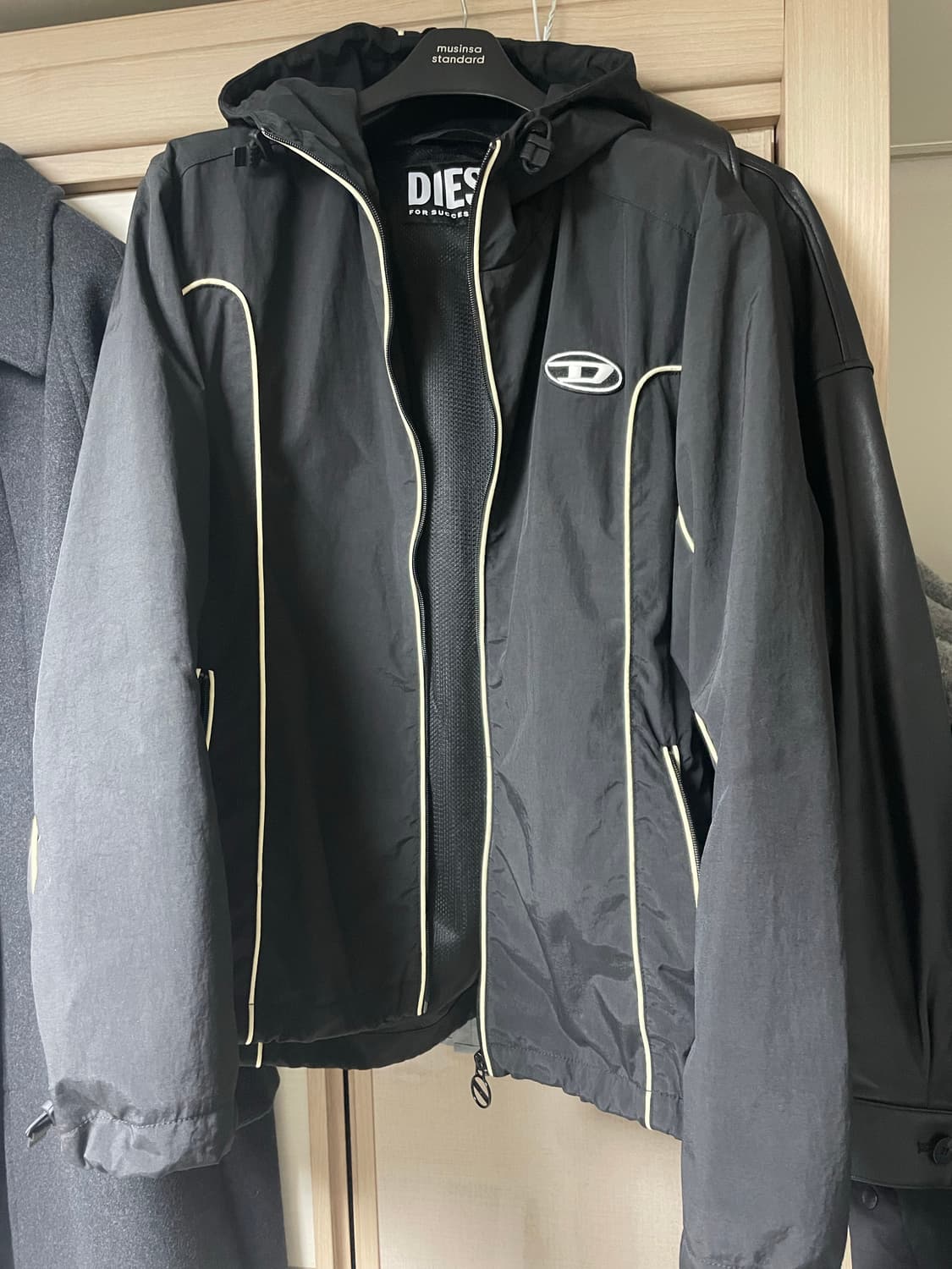 디젤 J-하이브스 콘트라스트 파이핑  블랙 L 상품이미지1