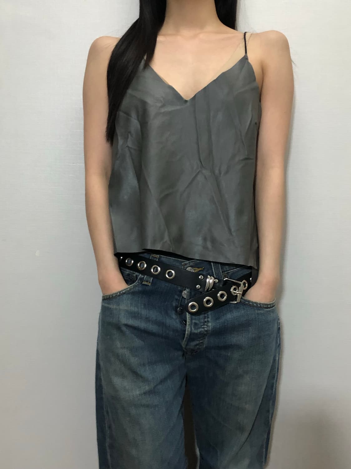 빈티지 그레이 레더 슬리브리스 상품이미지1