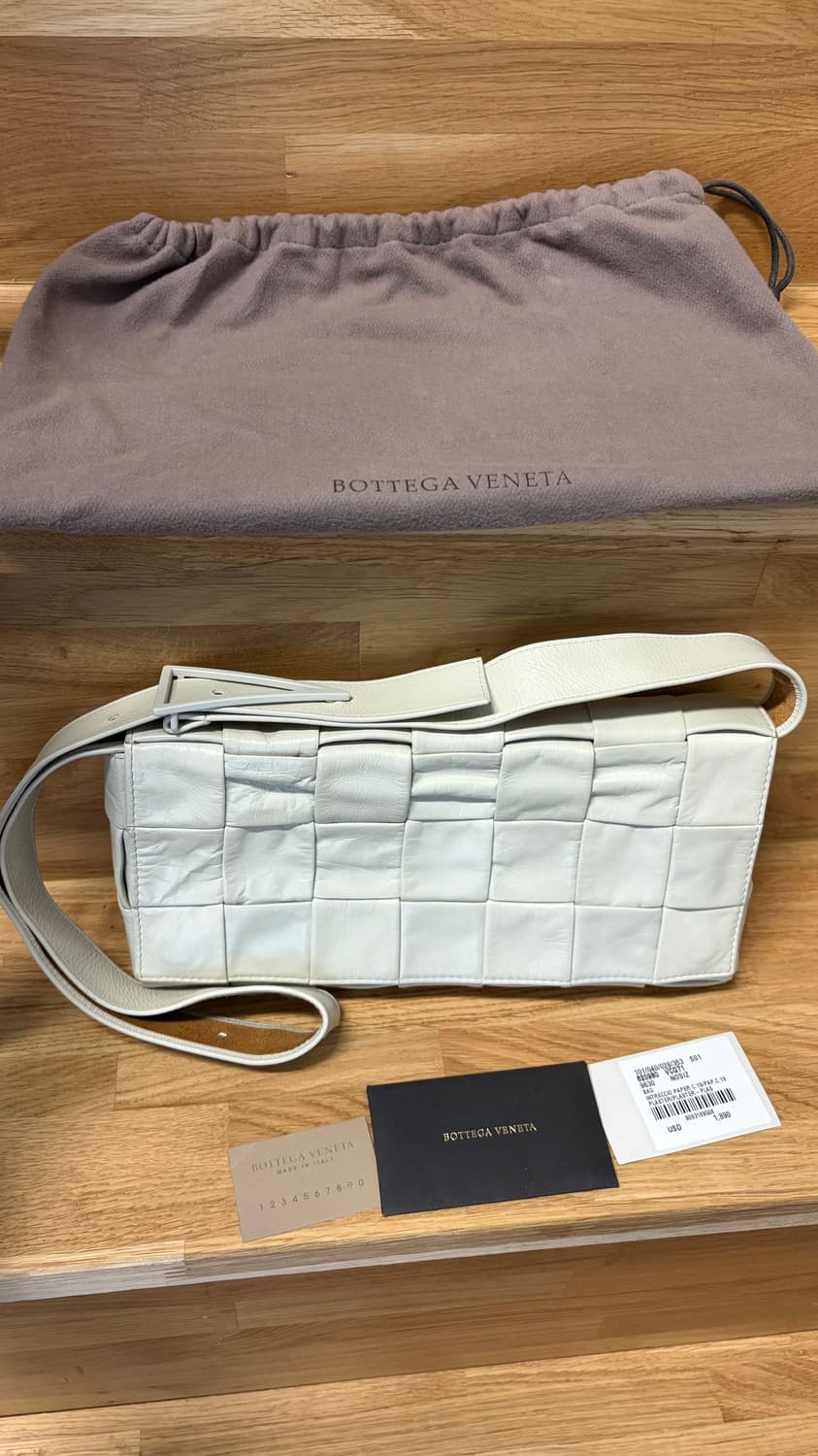보테가 베네타 스트레치 카세트백 20ss 초판 상품이미지1