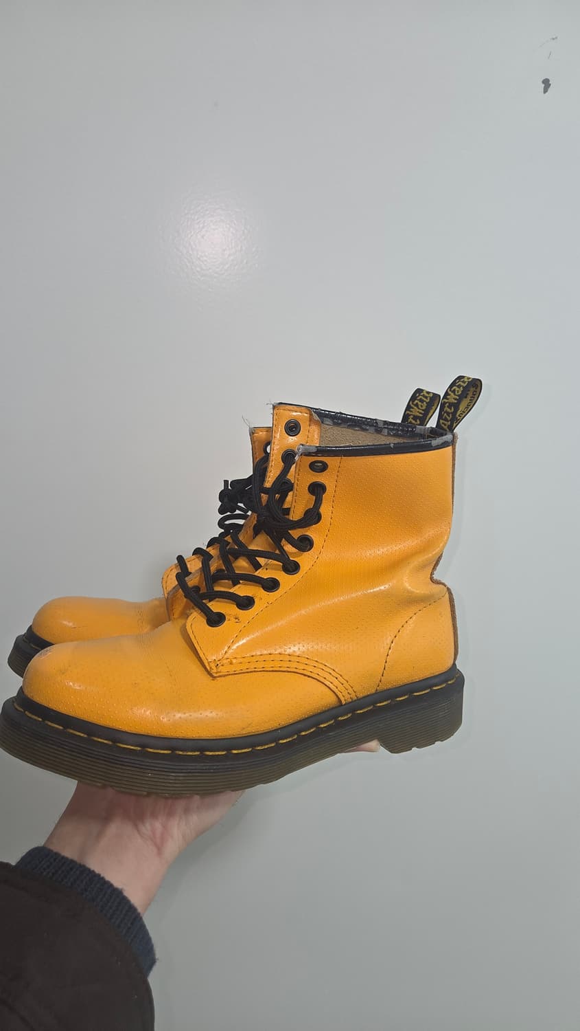 Dr. Martens Yellow Boots 250 상품이미지4