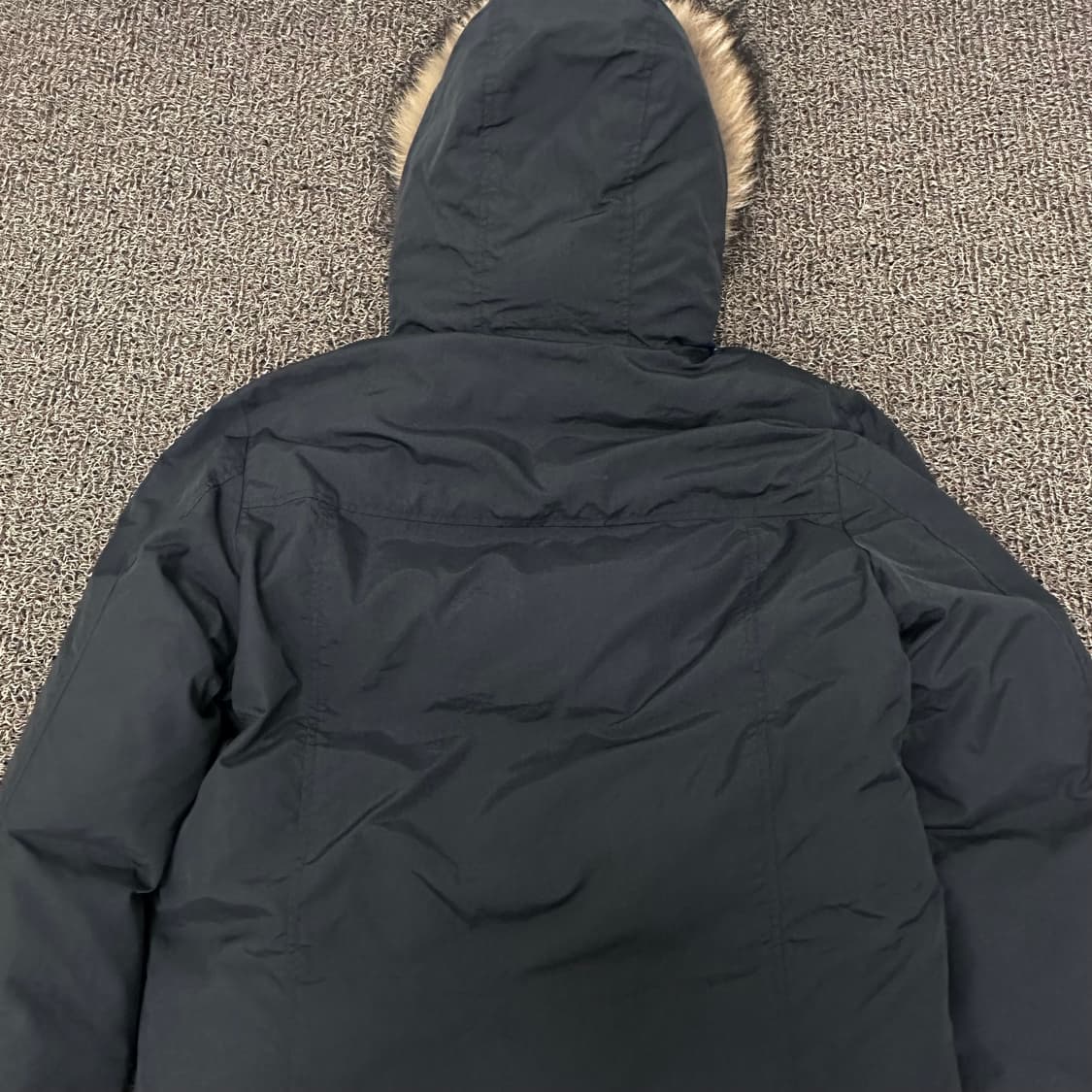 GUESS 게스 덕다운 라쿤 사파리 롱패딩 블랙 95(M) 상품이미지5
