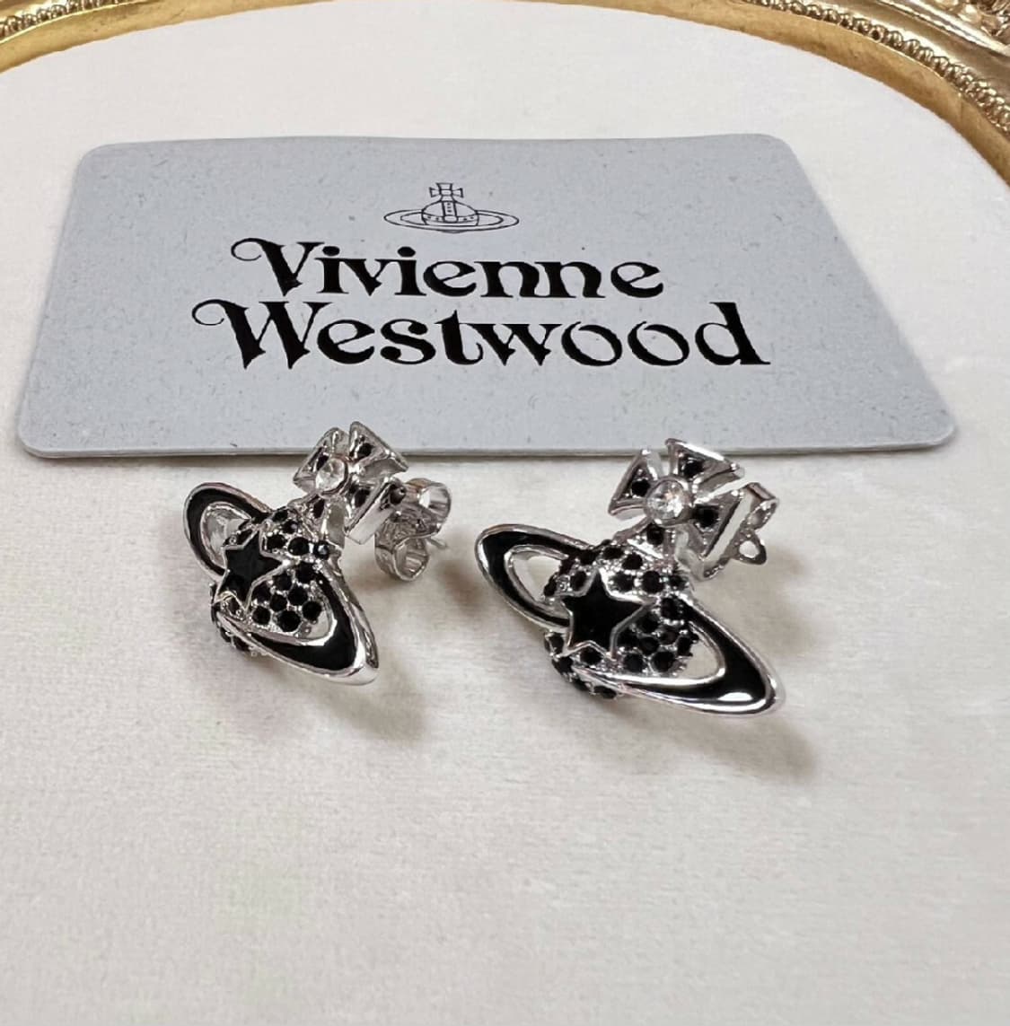 비비안웨스트우드 아카이브 블랙스타 orb 귀걸이 상품이미지2