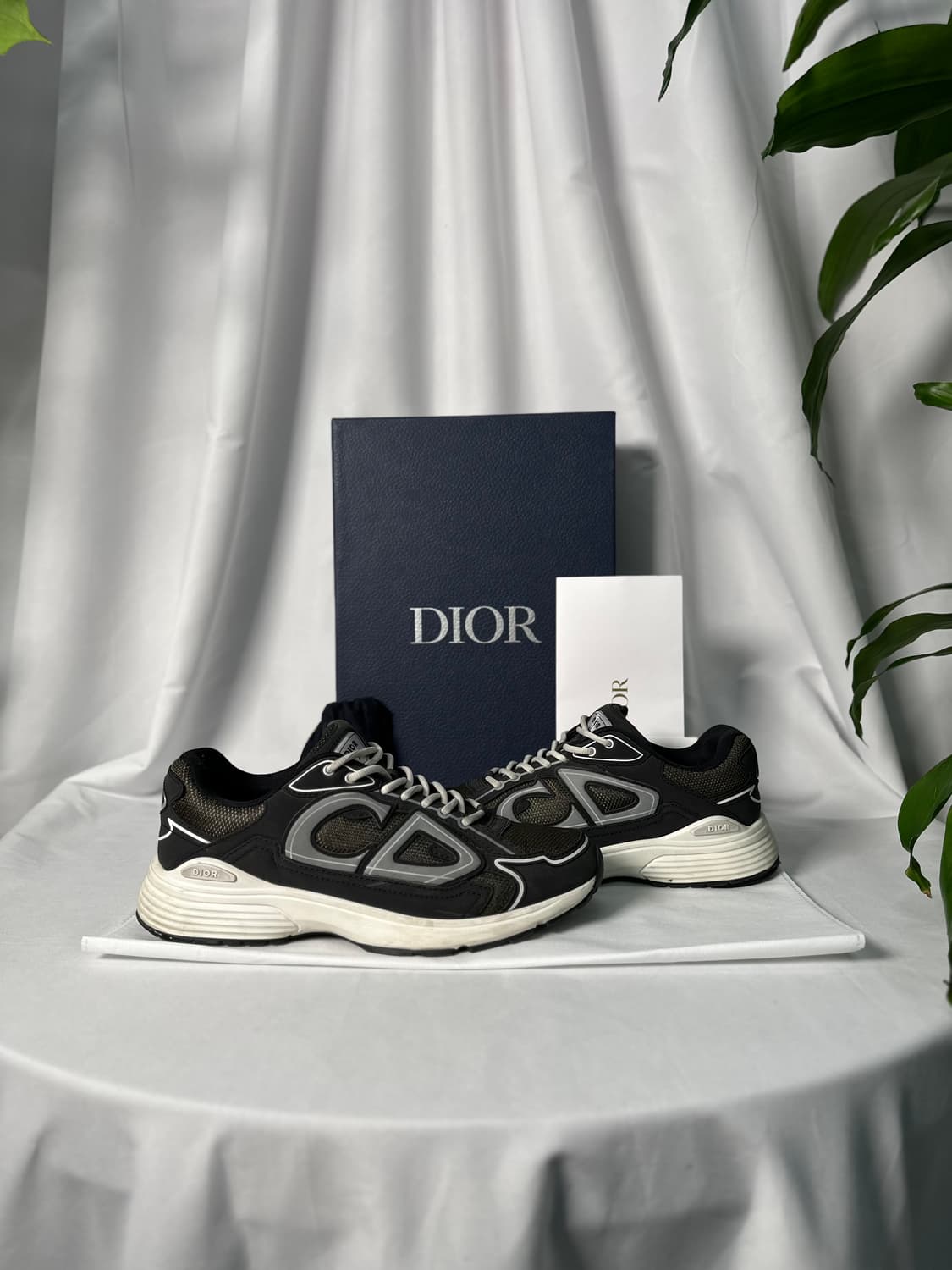 디올 B30 스니커즈 딥그린 메쉬블랙 상품이미지1