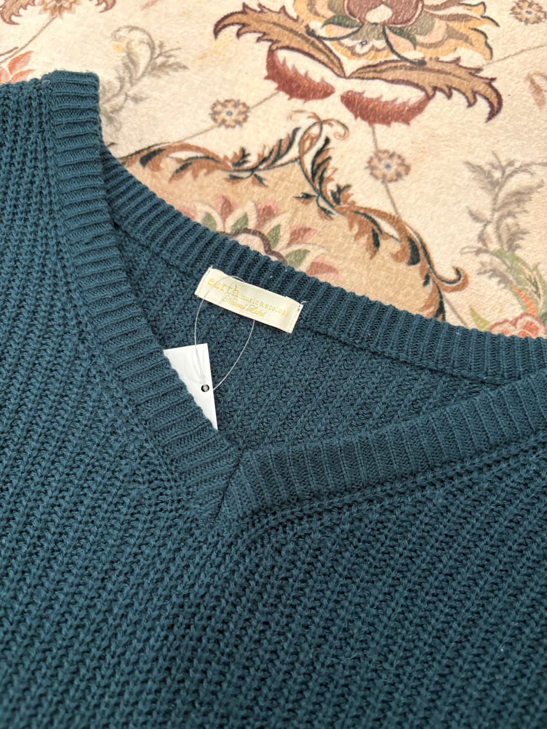 어스뮤직 v넥 사이드슬릿 니트 상품이미지3