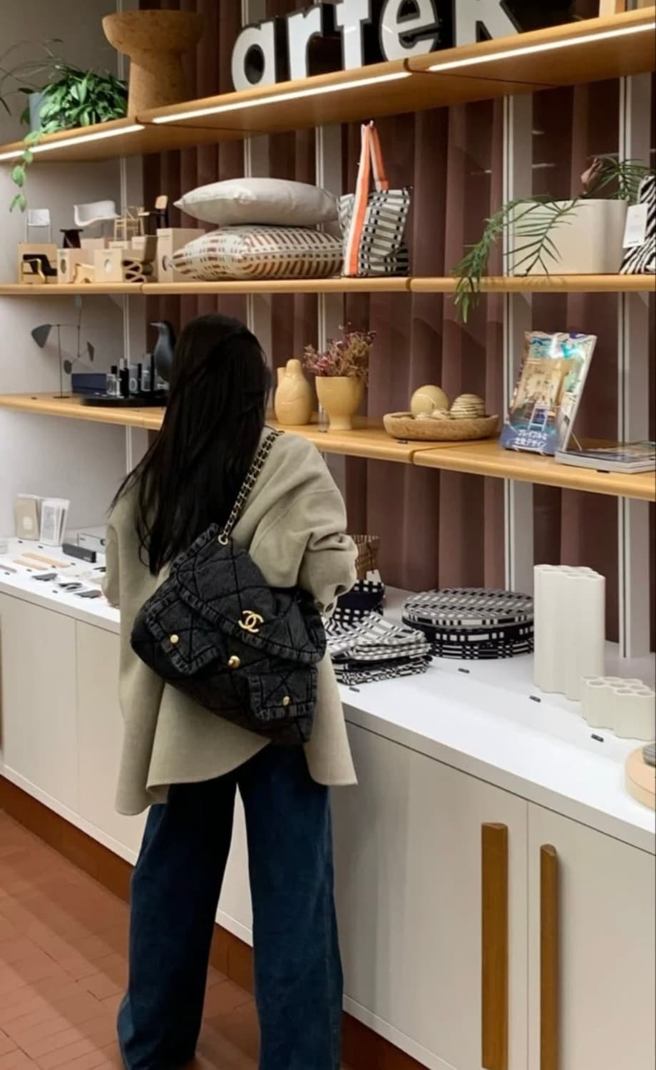 샤넬25데님맥시 플랩백 흑청 상품이미지2