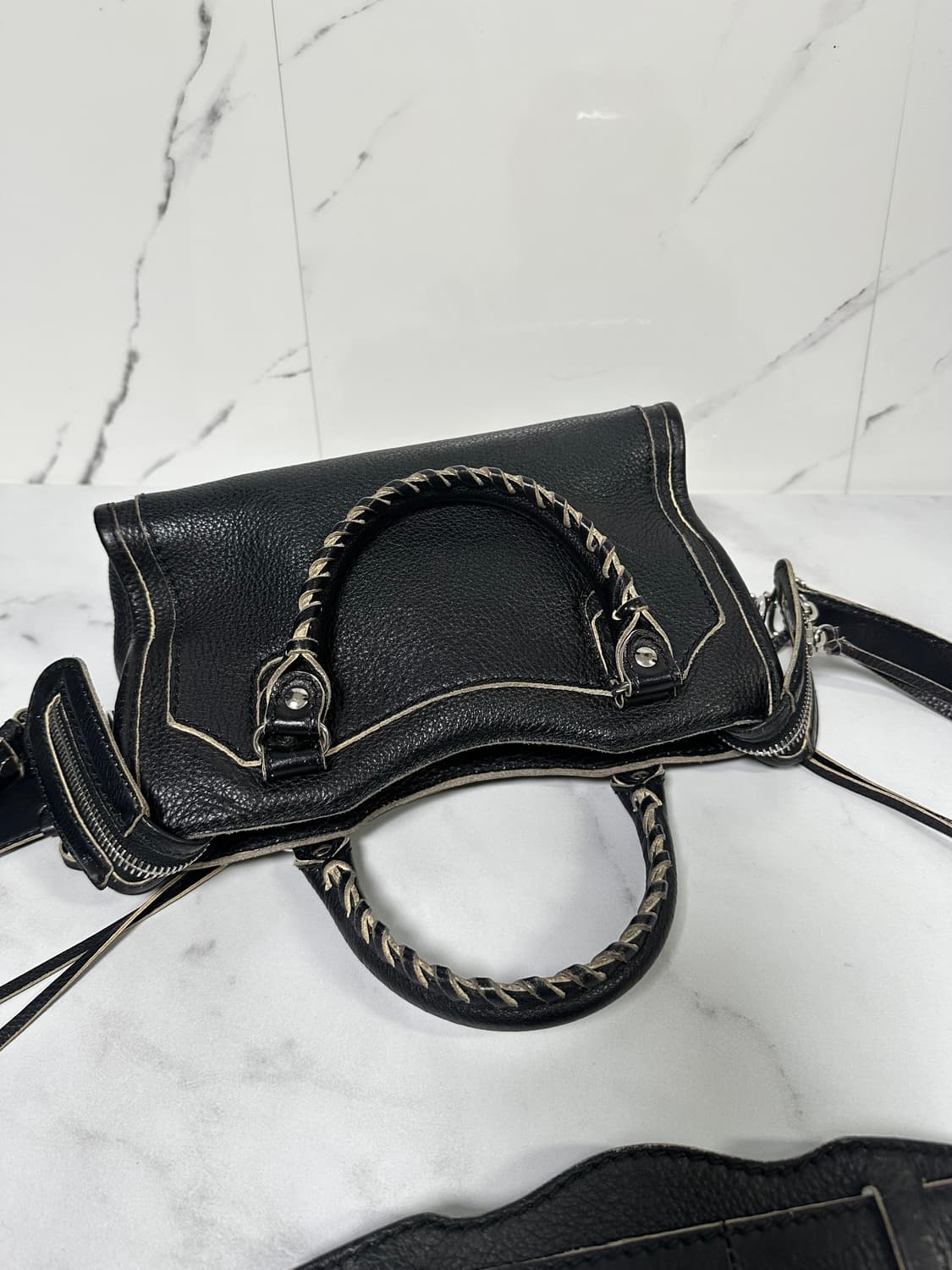 [A+ 정품] 발렌시아가 하이라이트 시티 모터백 블랙 미니 상품이미지3