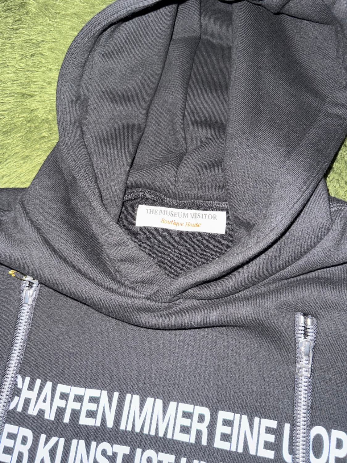 [L] 더뮤지엄비지터 컷아웃 지퍼 후디 후드티 블랙 상품이미지3