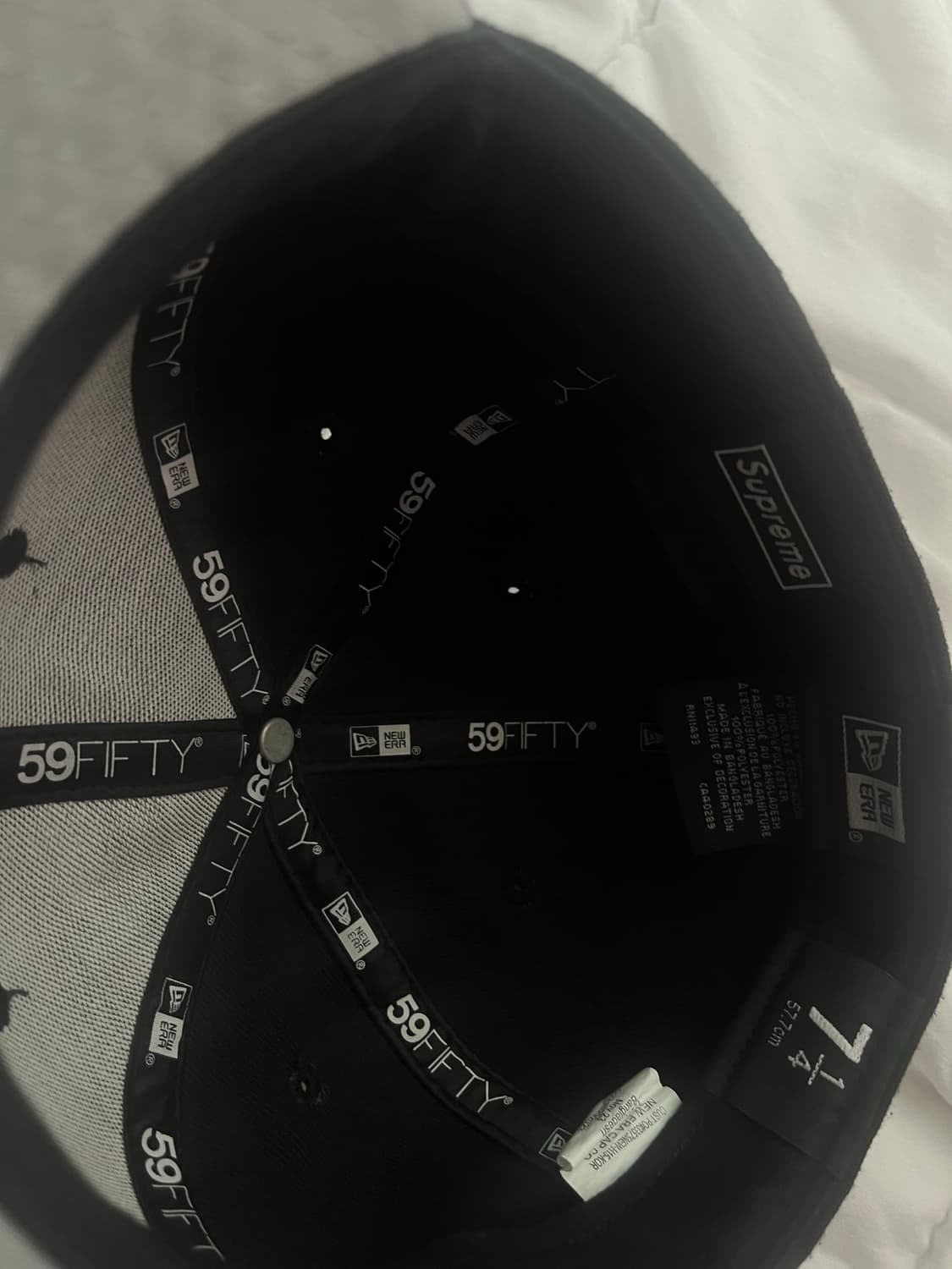 슈프림 뉴에라 (7 1/4 - 57.7mm) 골드 크로스 상품이미지5