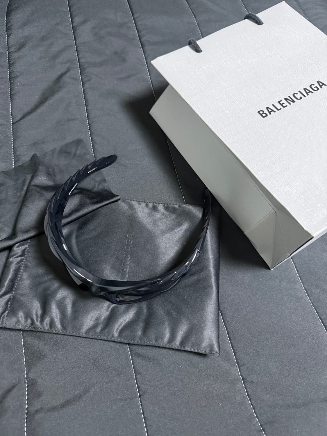 발렌시아가 스파이크 렉탱글 유일 매물 상품이미지2