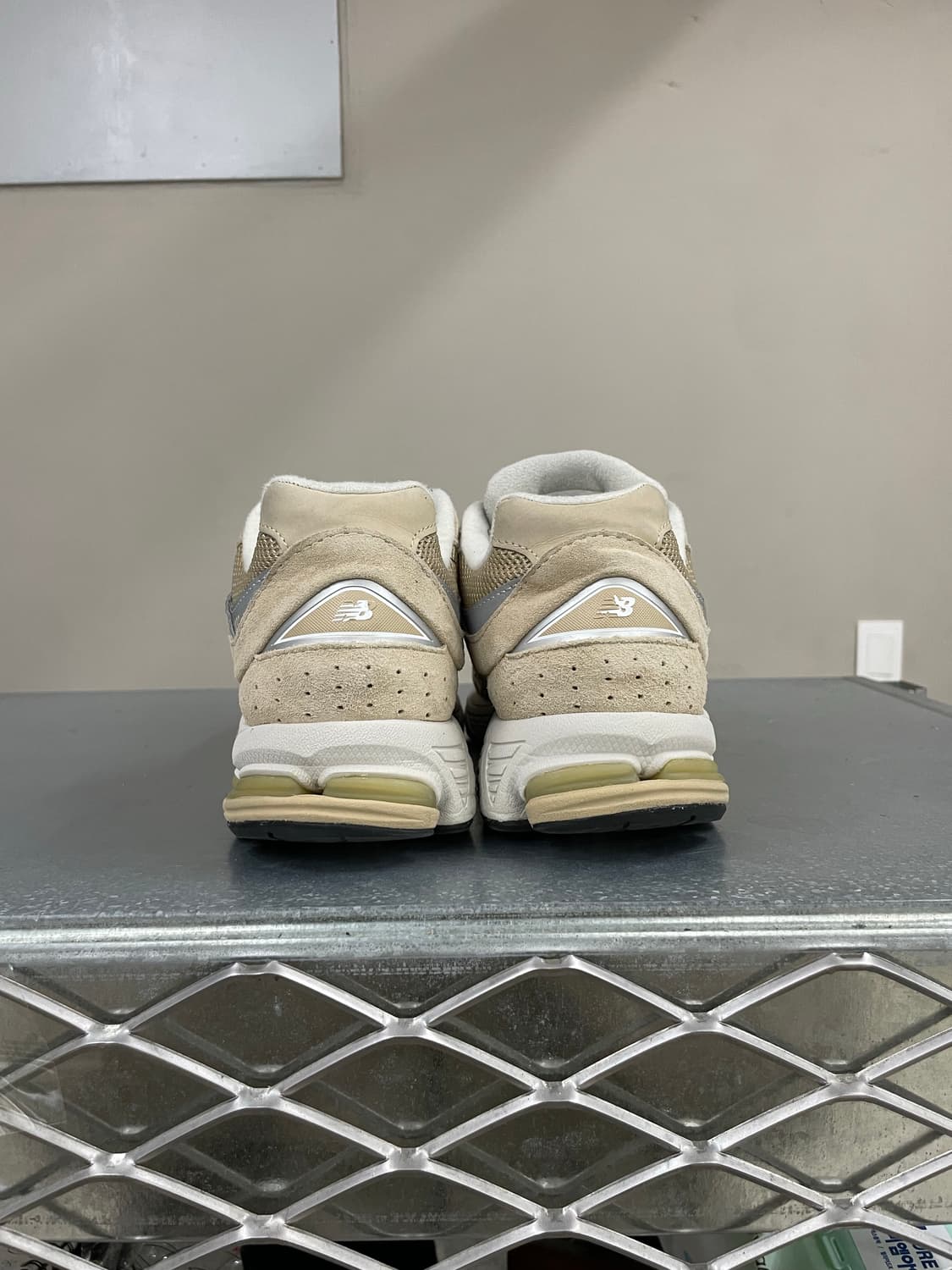 뉴발란스 2002R 270 상품이미지3