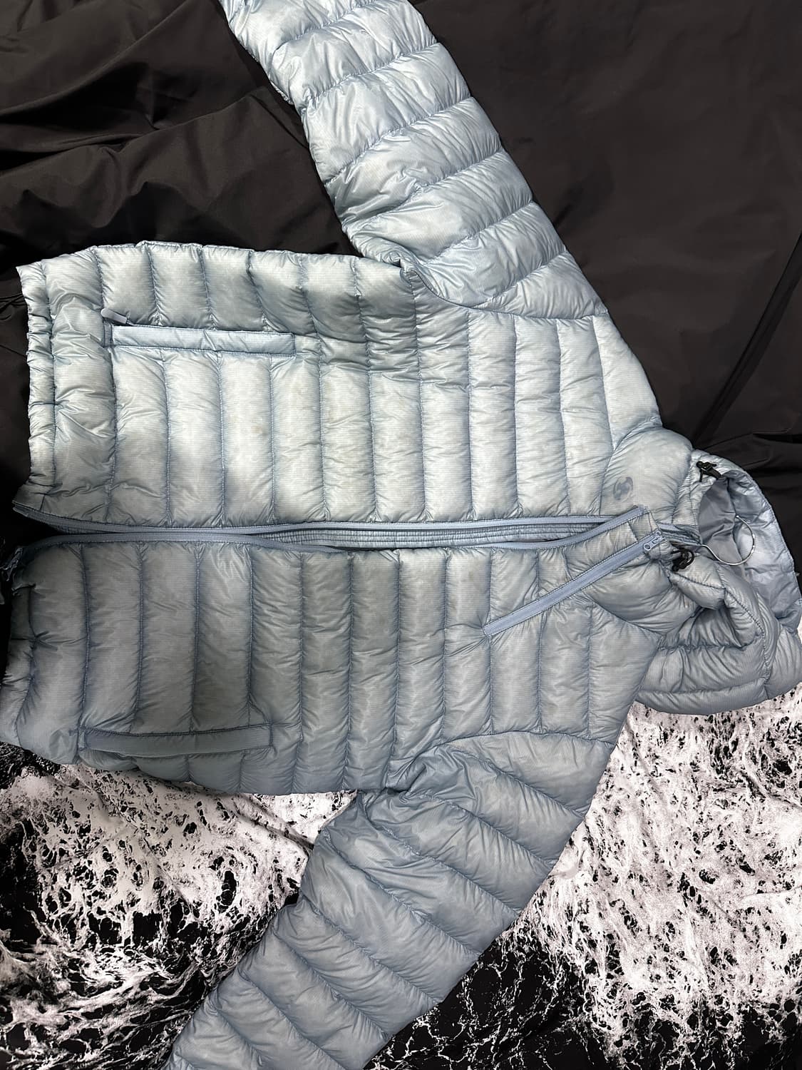 산산기어 24fw 경량패딩 팝니다 상품이미지1