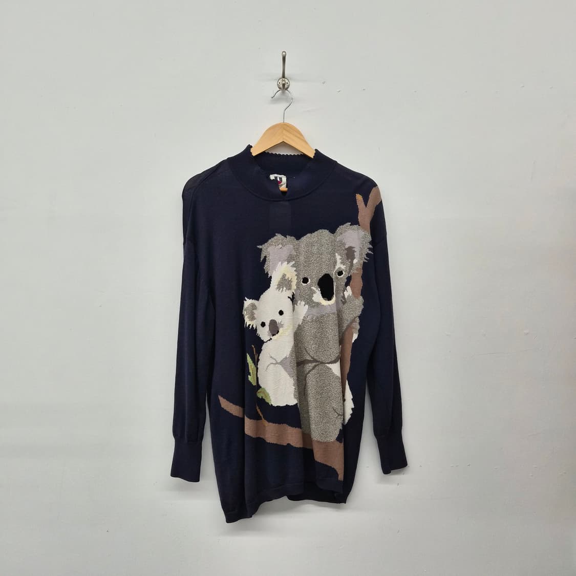 발리 코알라 자수 네이비 니트 스웨터 남성 XL 상품이미지1