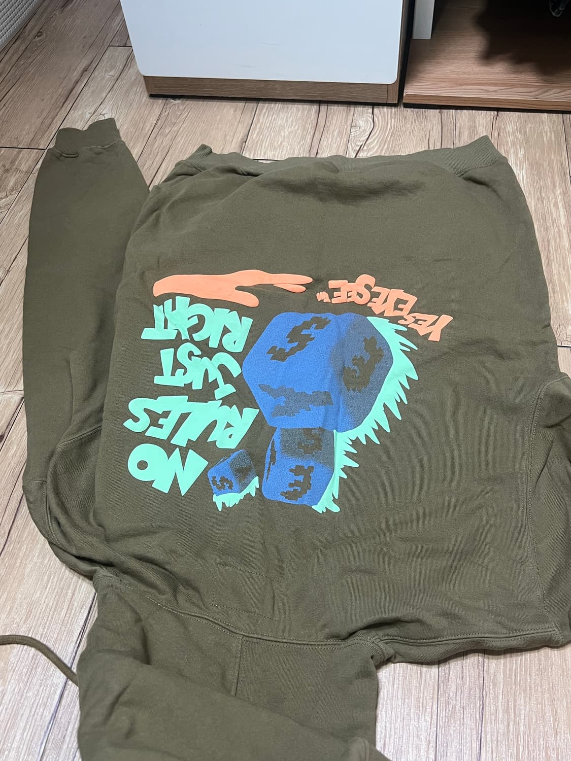 예스아이씨 Y.E.S Dice Hoodie Khaki 상품이미지6