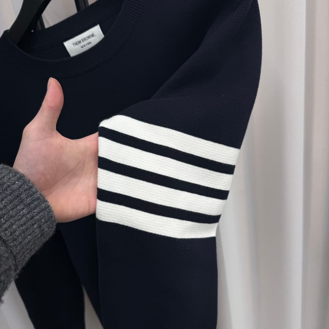 [2] 톰브라운 밀라노스티치 금장 니트 상품이미지4