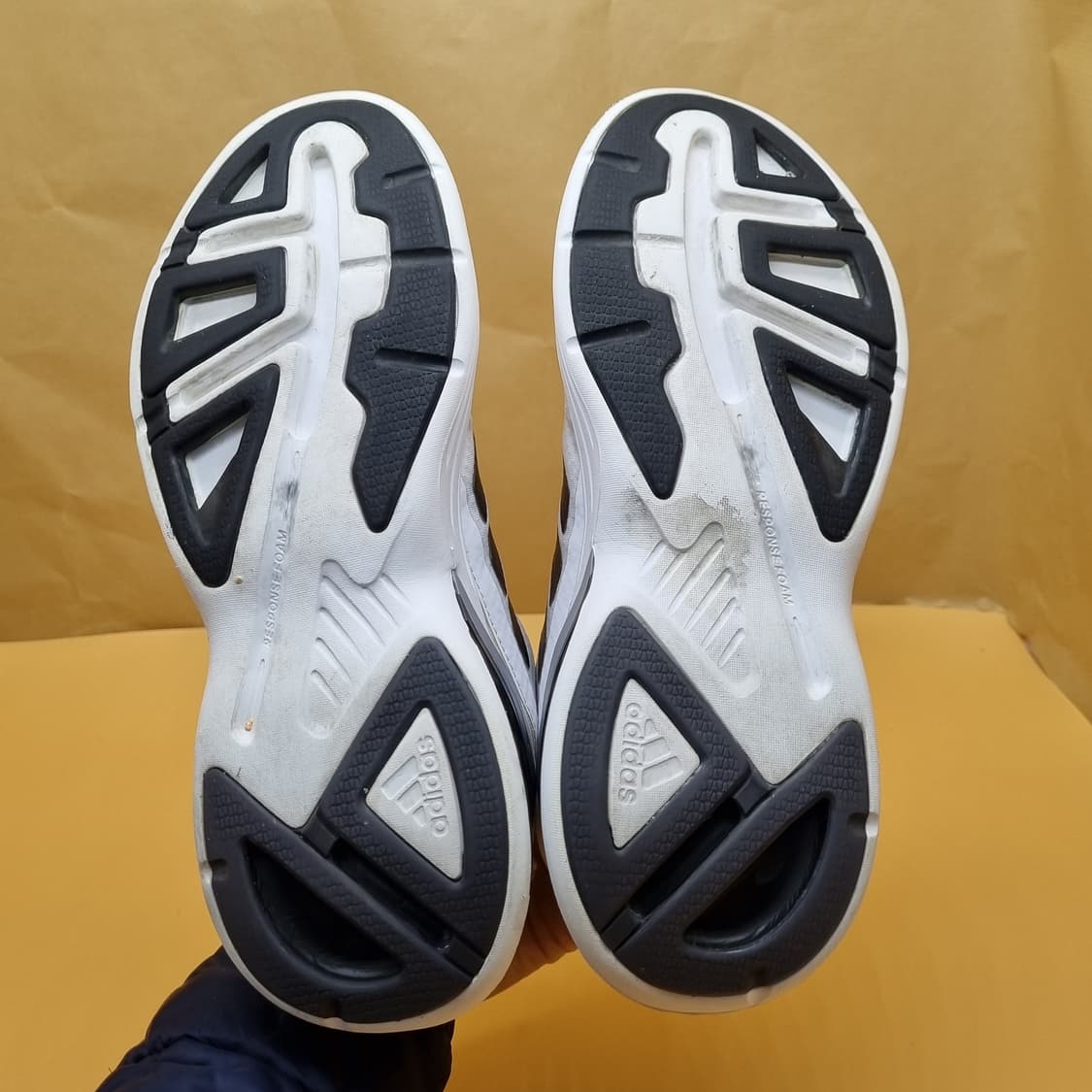 아디다스 리스폰스 운동화250  상품이미지3