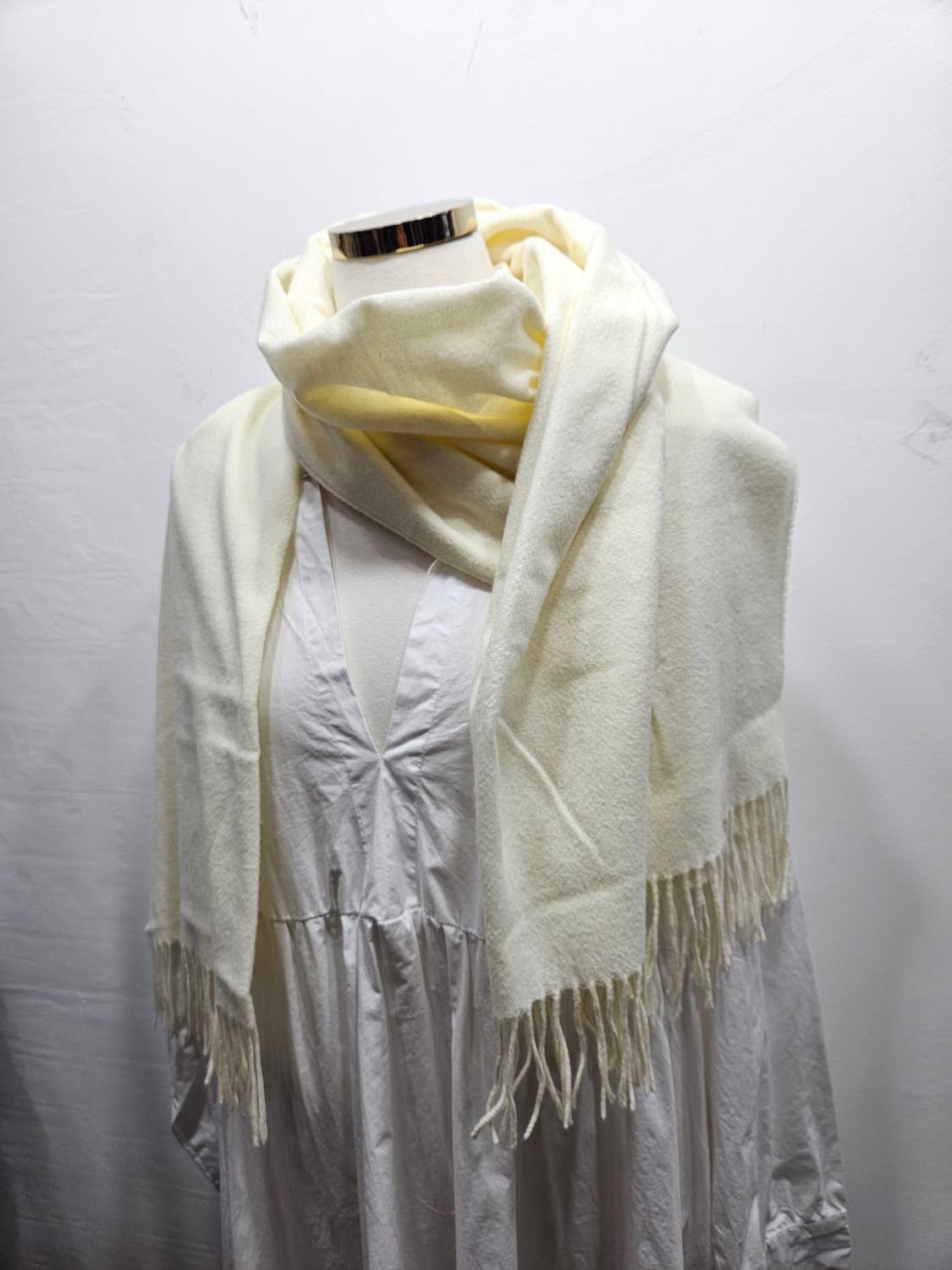 아이보리 프린지 머플러 상품이미지4