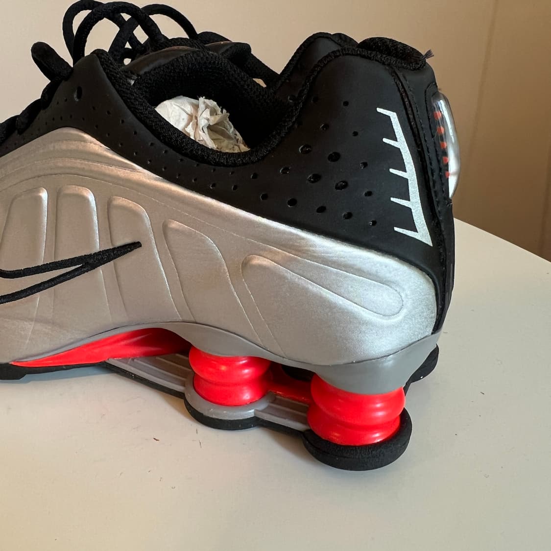 나이키 샥스 R4 메탈릭 실버 레드 상품이미지4