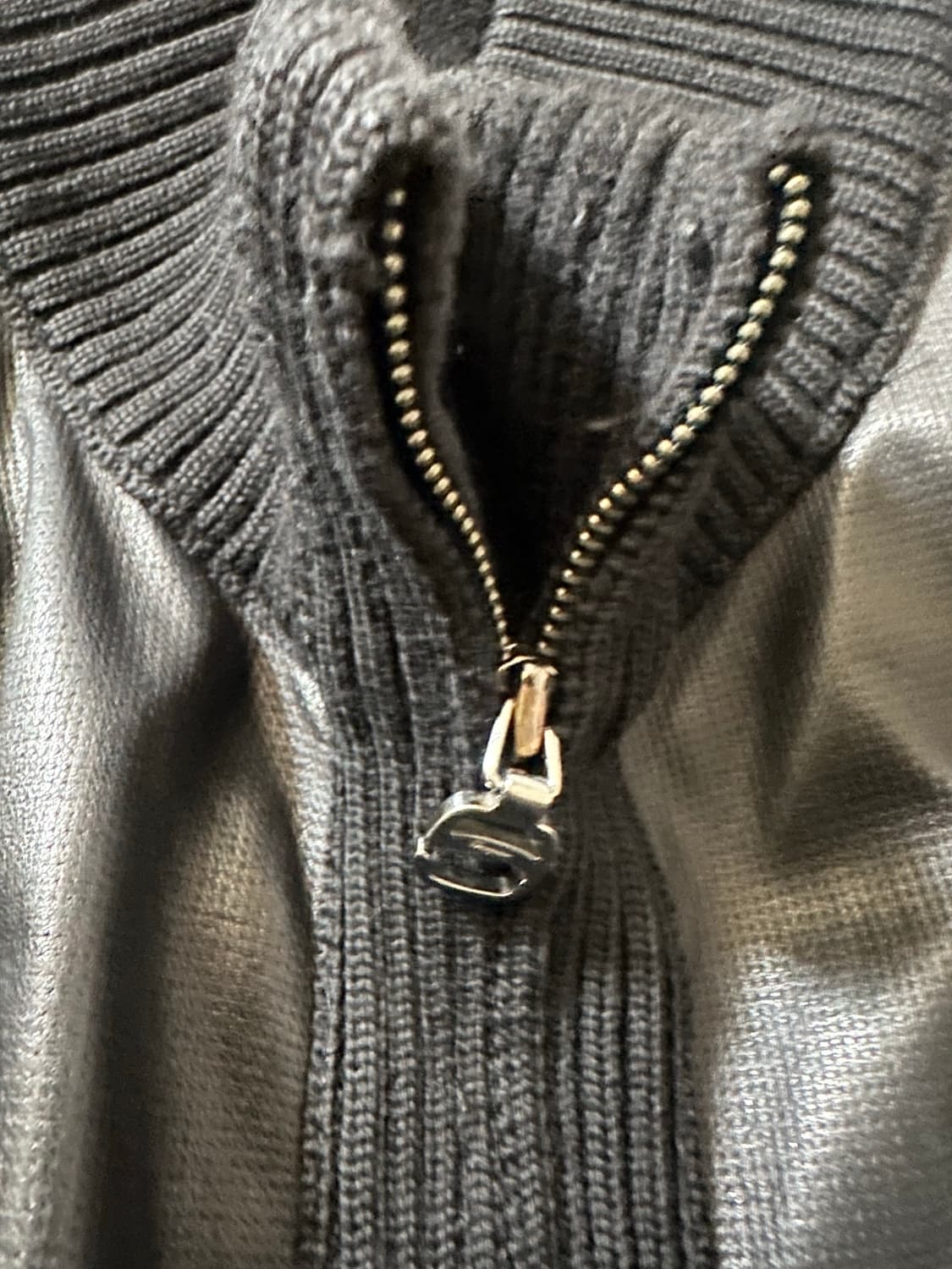 페레가모 블랙 레더 하이넥 디테일 자켓 XL 상품이미지3