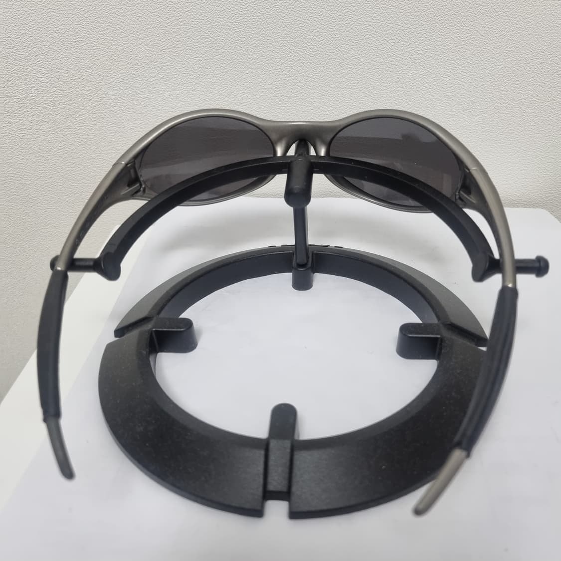 오클리 아이자켓1.0 티타늄 그레이 상품이미지6