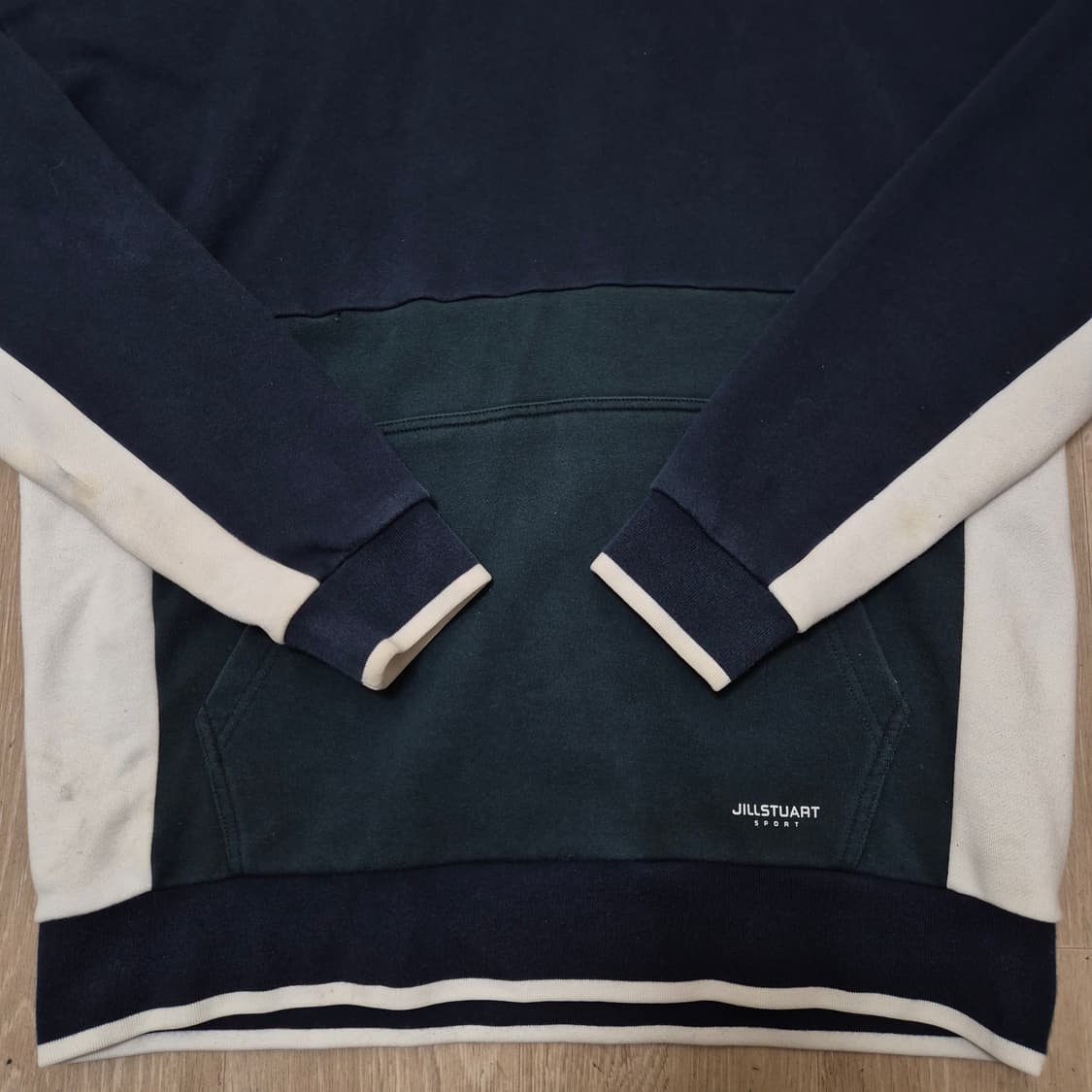 질스튜어트 스포츠 빅로고 후드티 상품이미지3