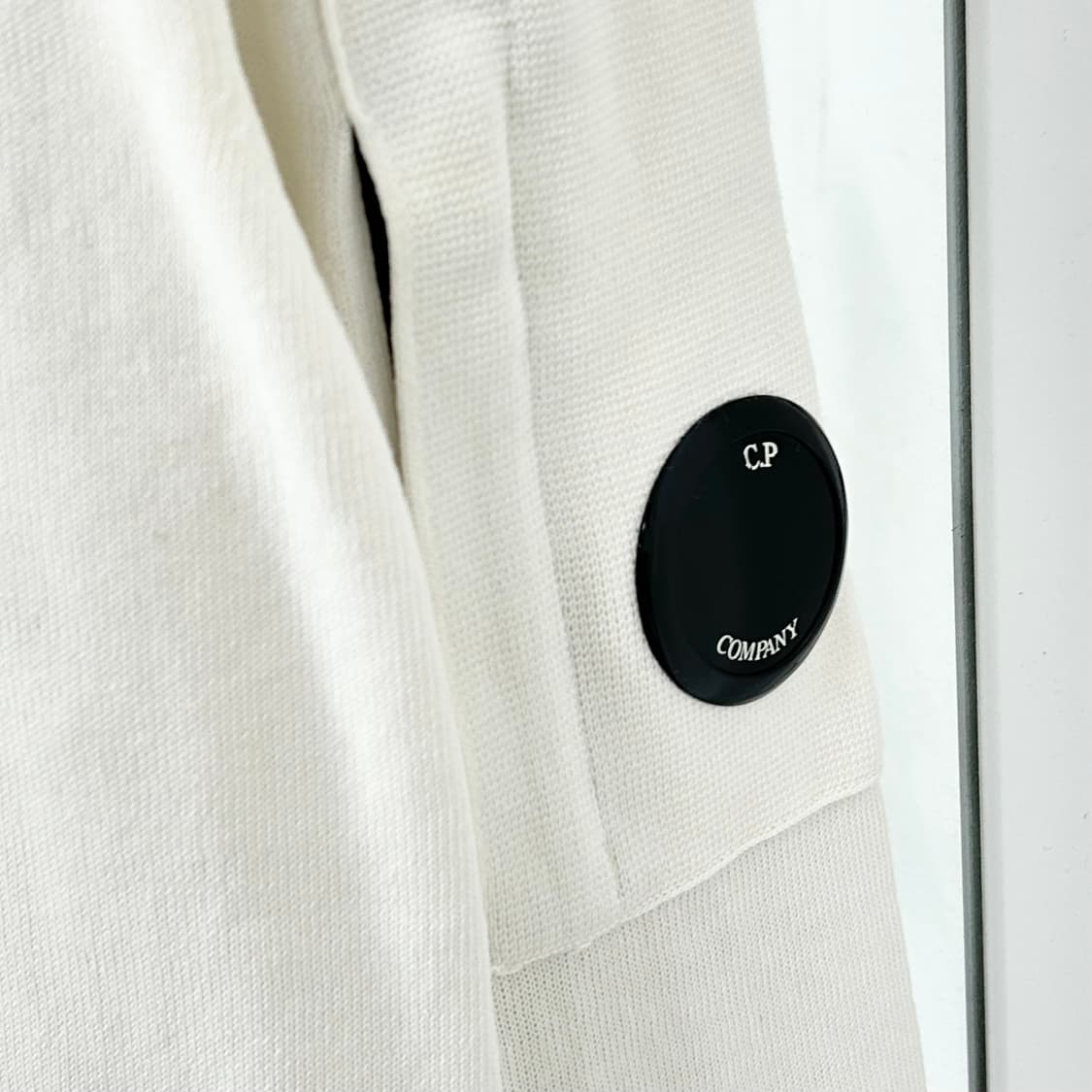 CP 컴퍼니 22SS 렌즈 크루넥 니트 상품이미지7