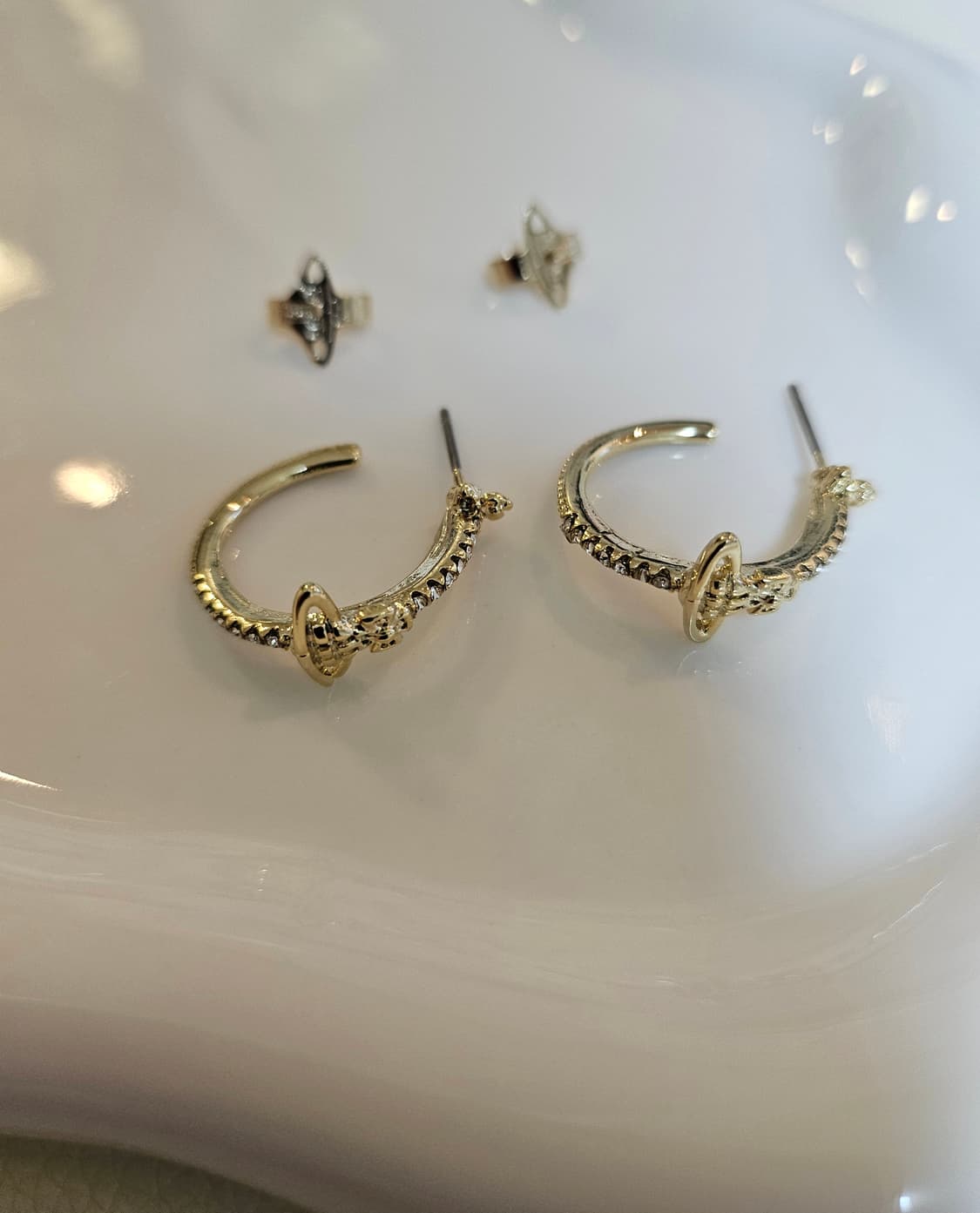 비비안웨스트우드 업사이클링 후프링 금장 귀걸이 상품이미지3