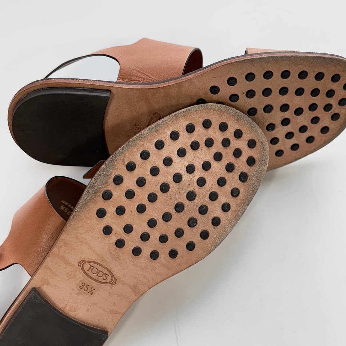 토즈 TODS 레더 버클 플랫 샌들 상품이미지4