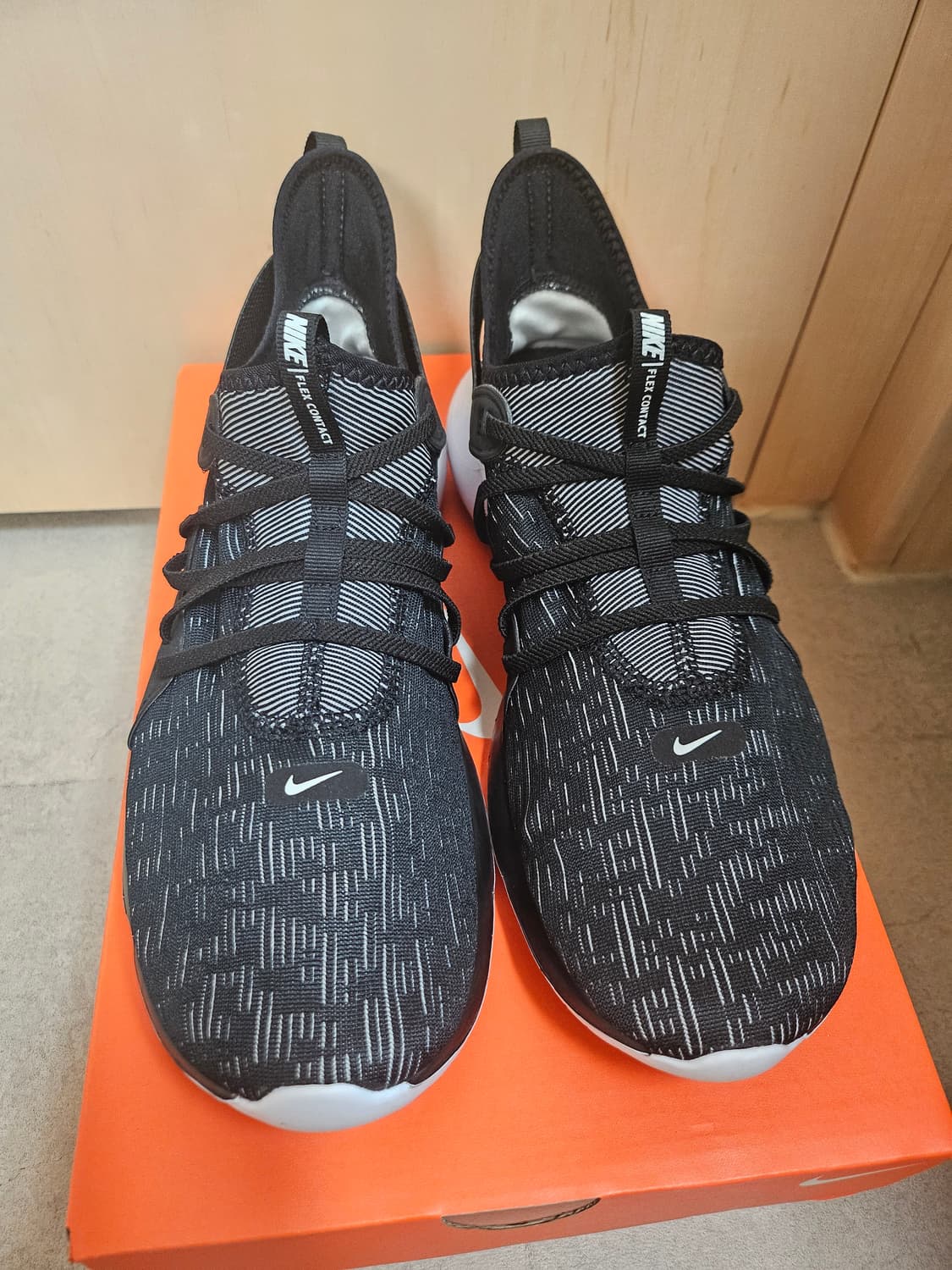 나이키 플렉스 컨택트 3 러닝화 280mm 상품이미지2