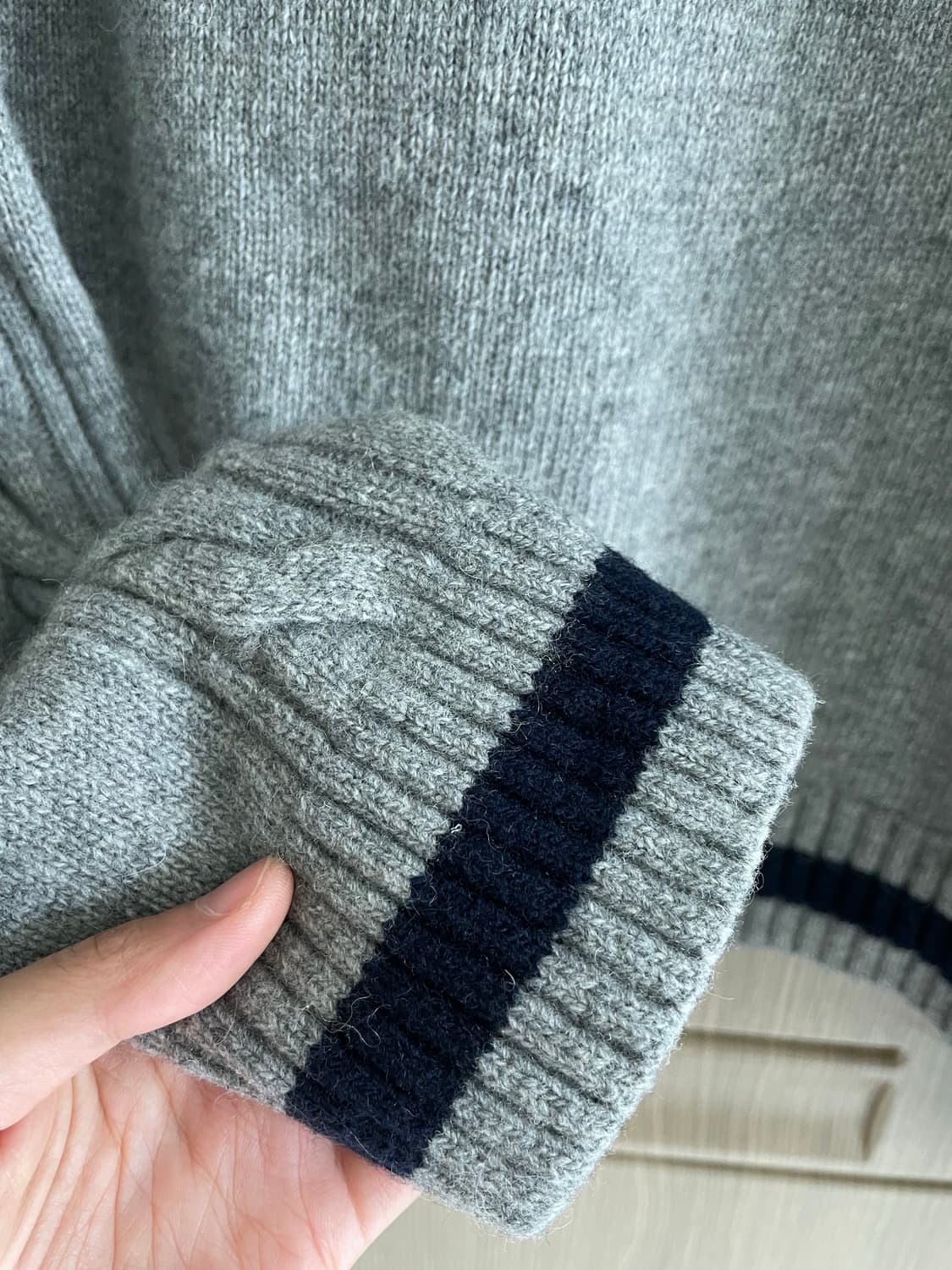 뉴에라 그레이 울 케이블 니트 상품이미지3