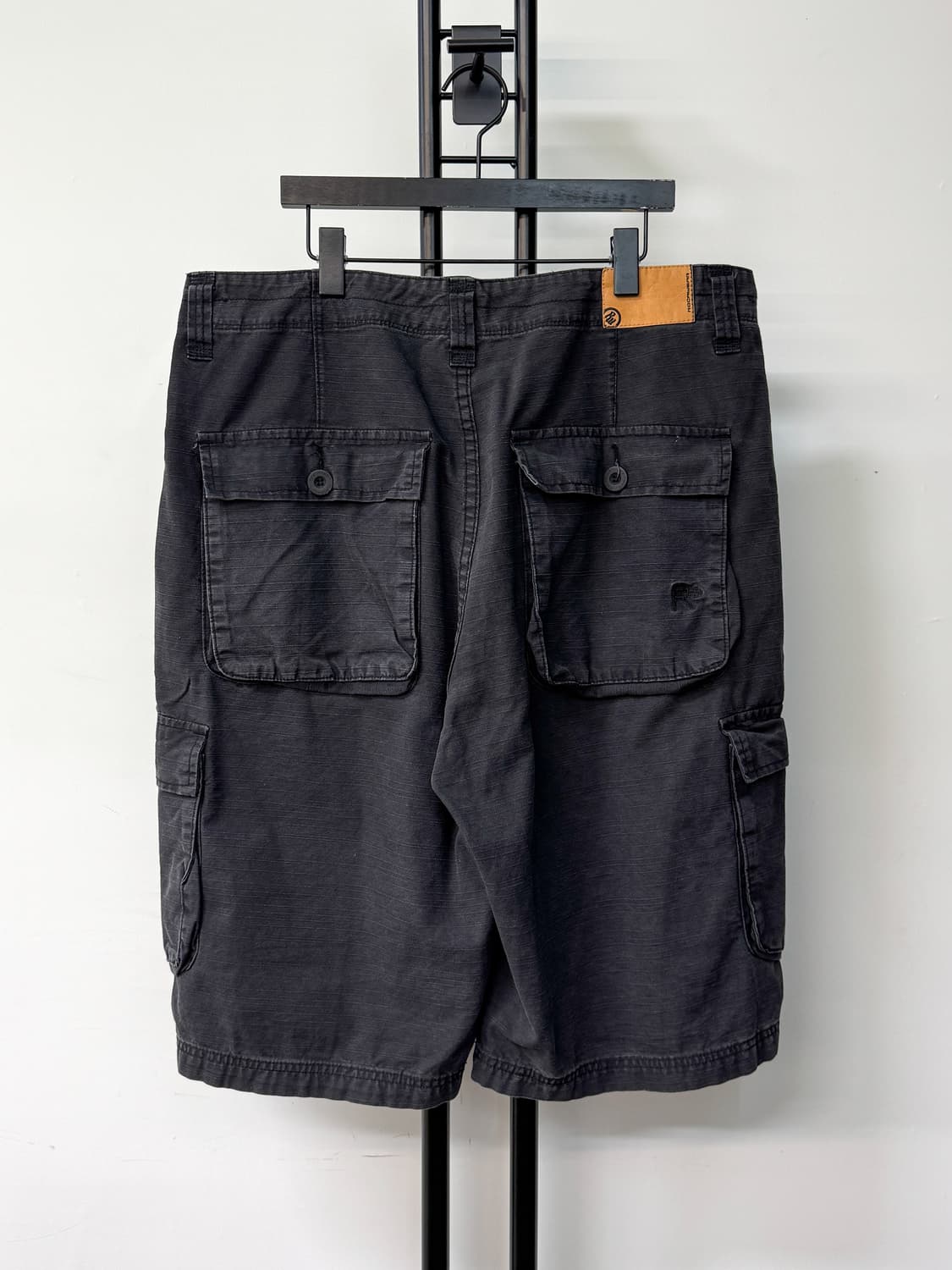 로카웨어 블랙 카프리 카고 쇼츠 상품이미지2