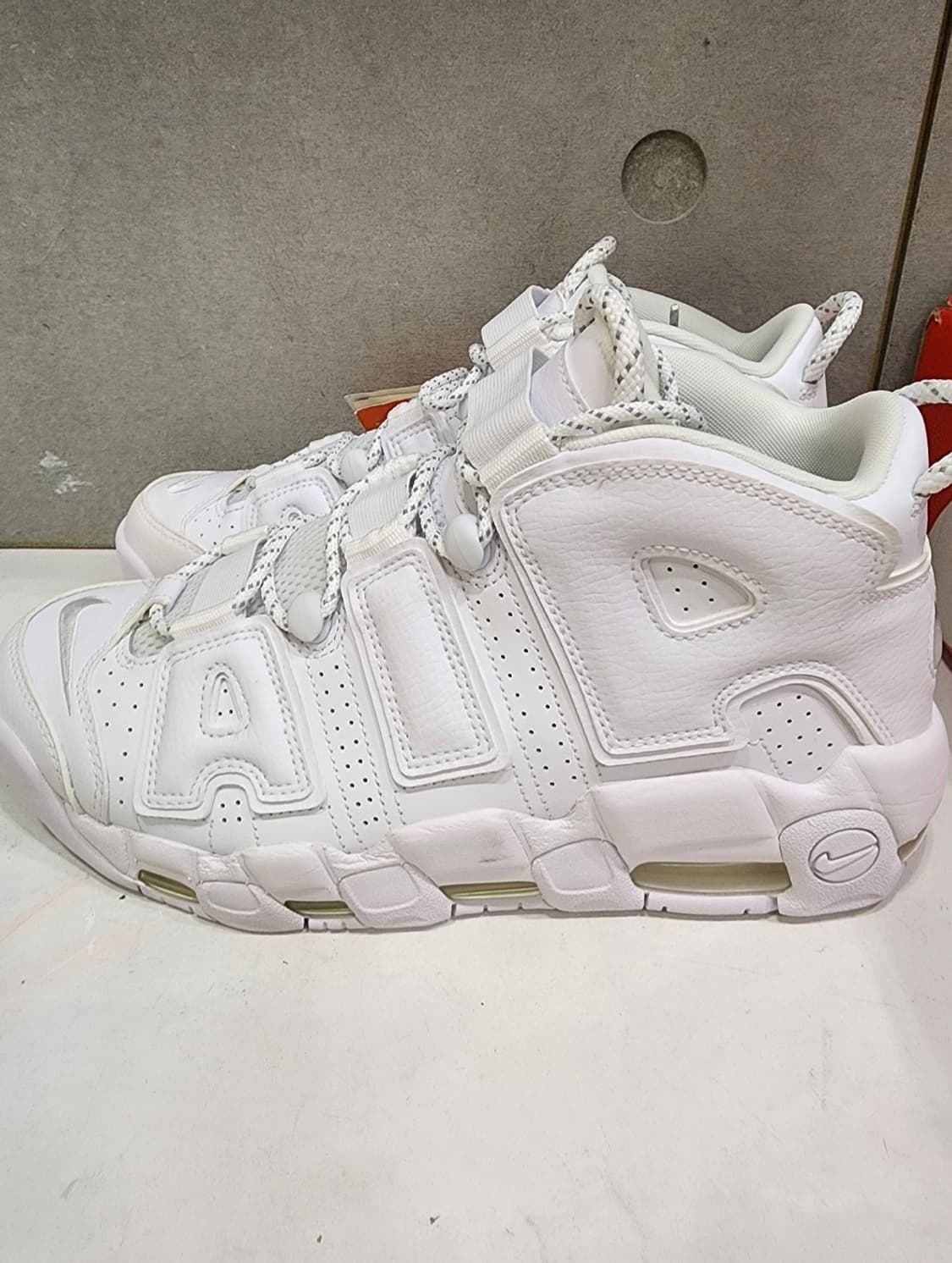 나이키 에어 모어 업템포96 상품이미지2