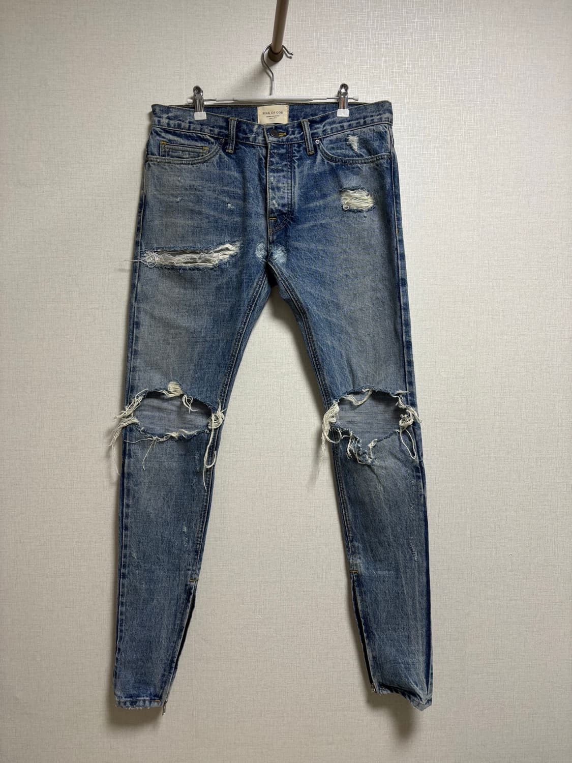 FEAR OF GOD 4th Collection 디스트로이드 데님 팬츠 상품이미지1