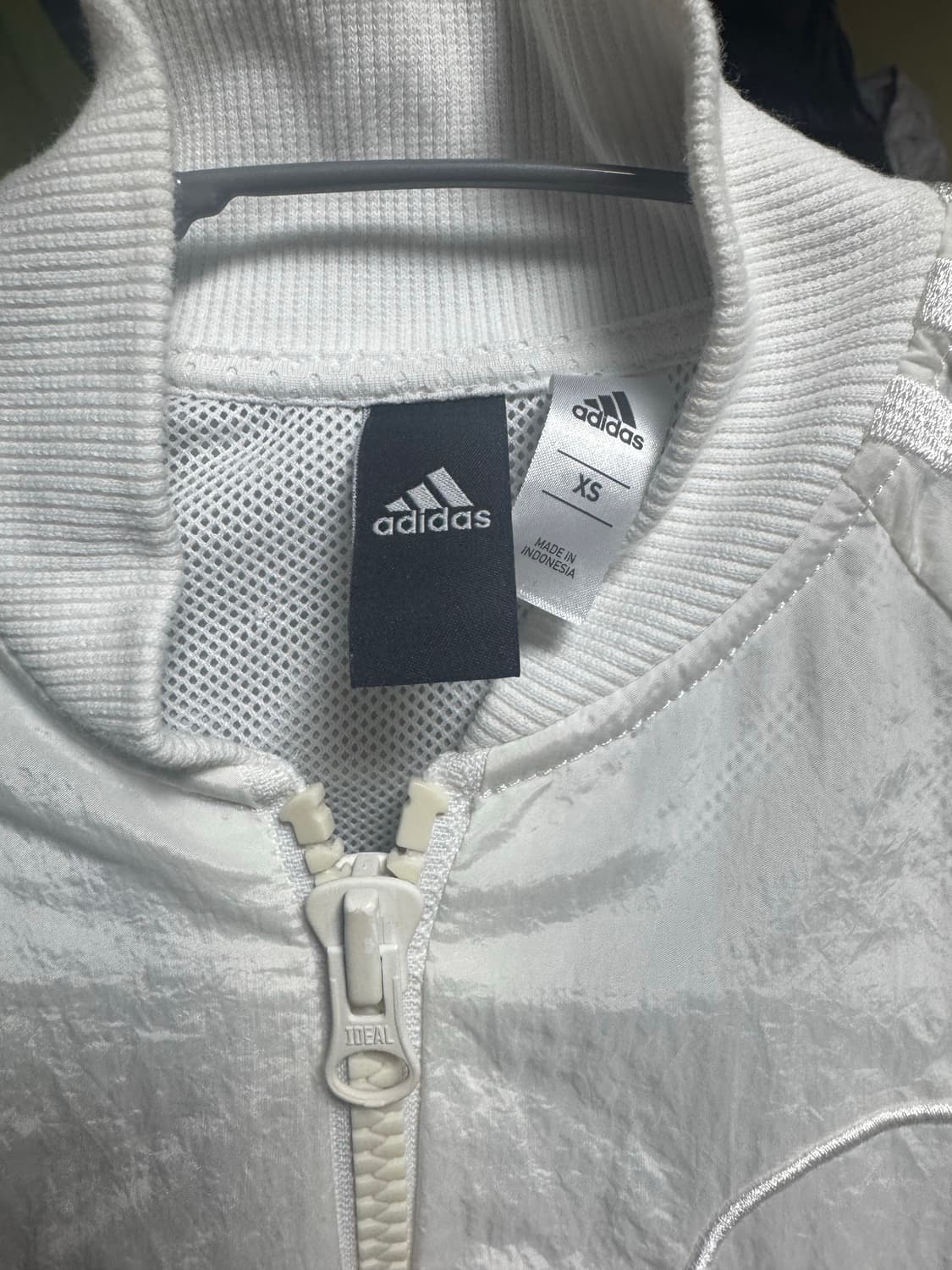 아디다스 X VRC 화이트 바람막이 자켓 아우터 상품이미지5