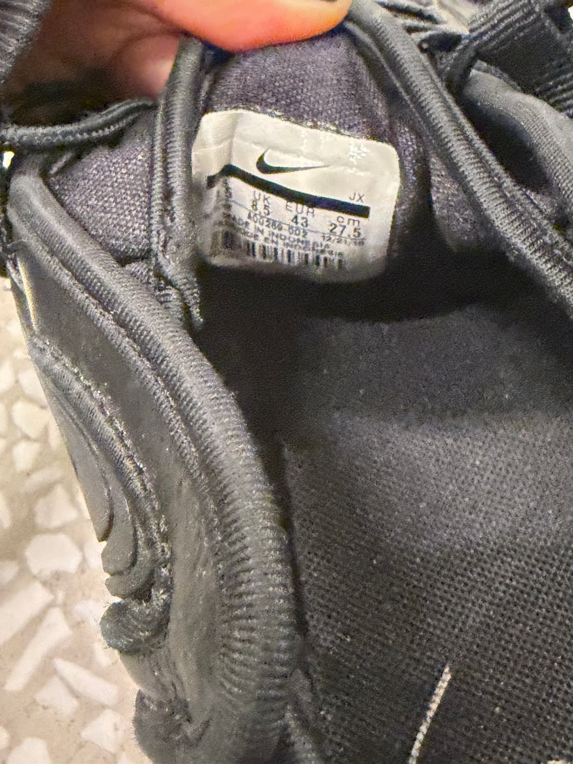 Nike All Black Low Profile Trail Sneaker 상품이미지5