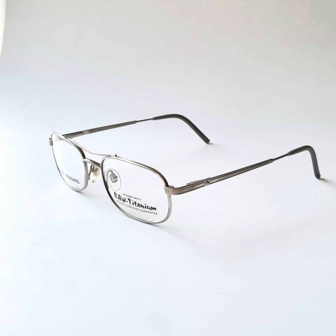 데드스탁 On-Guard RAW-TITANIUM 안경테 666 상품이미지3