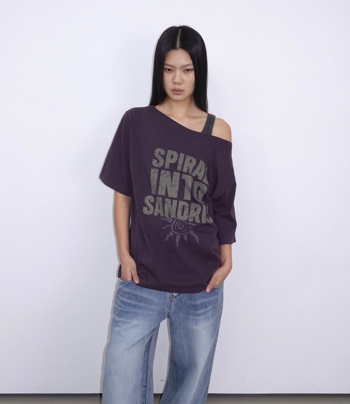 샌드릭 one shoulder printed T-shirt 상품이미지1