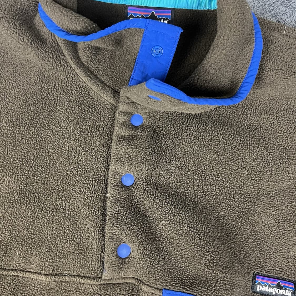 14FW 파타고니아 신칠라 스냅-티 플리스 브라운/블루 상품이미지4
