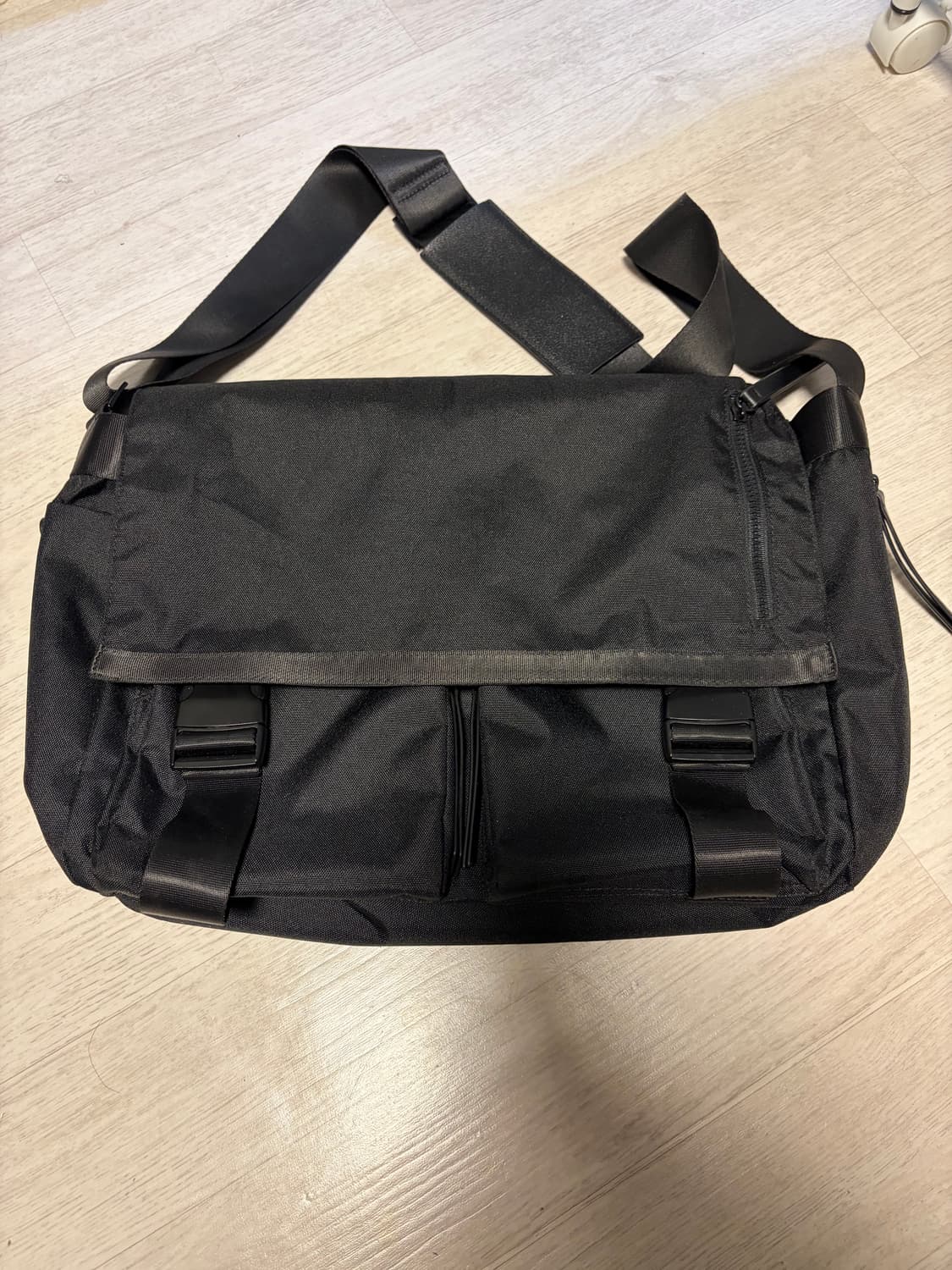 [상태 S급] SSRL 듀얼 포켓 메신저 백 상품이미지2