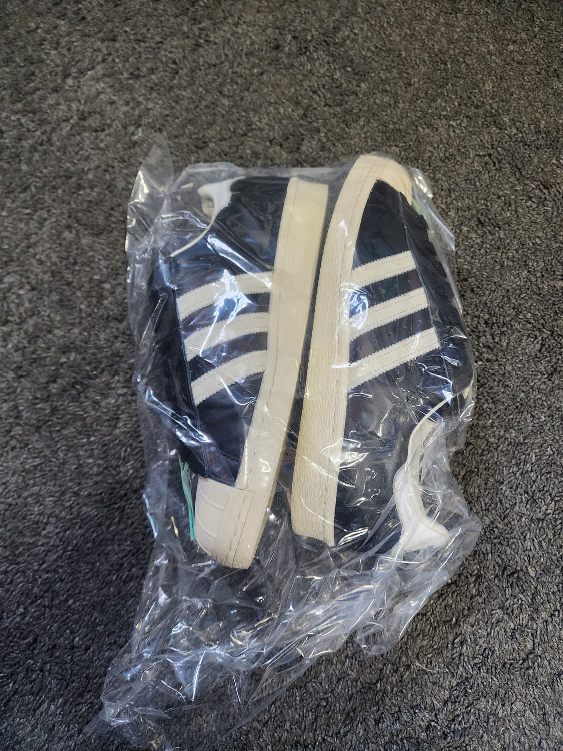 아디다스 슈퍼스타80s 검흰 270사이즈  상품이미지2