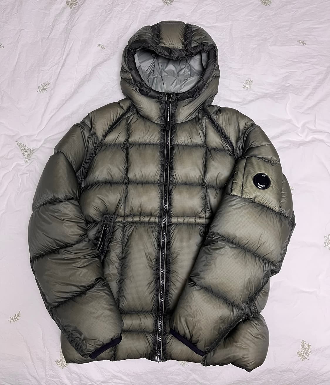 Cp컴퍼니 dd쉘 다운 올리브 54사이즈 상품이미지1