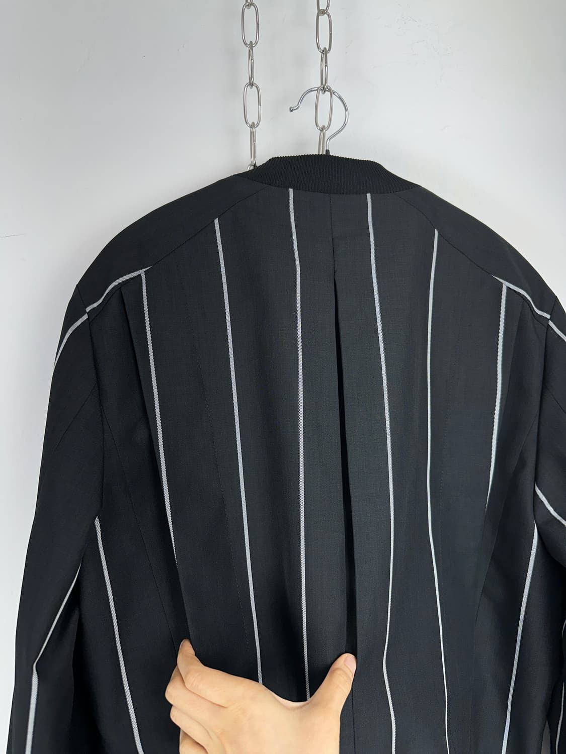 Juun.J Pinstripe Pleated Bomber Jacket 상품이미지9