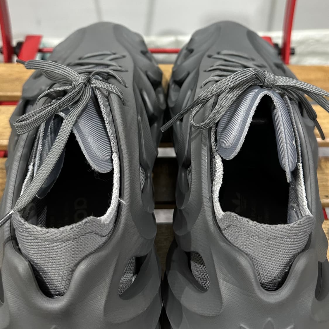 270) 아디다스 운동화 남성 남자 신발 아디폼 Q 그레이 상품이미지5