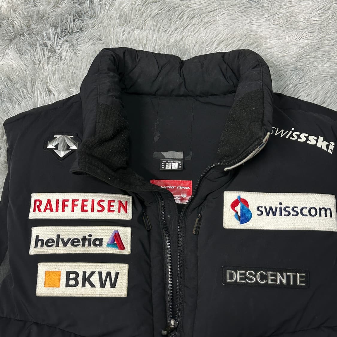 데상트 아우디 스위스 레플리카 패딩조끼 XXL 상품이미지3
