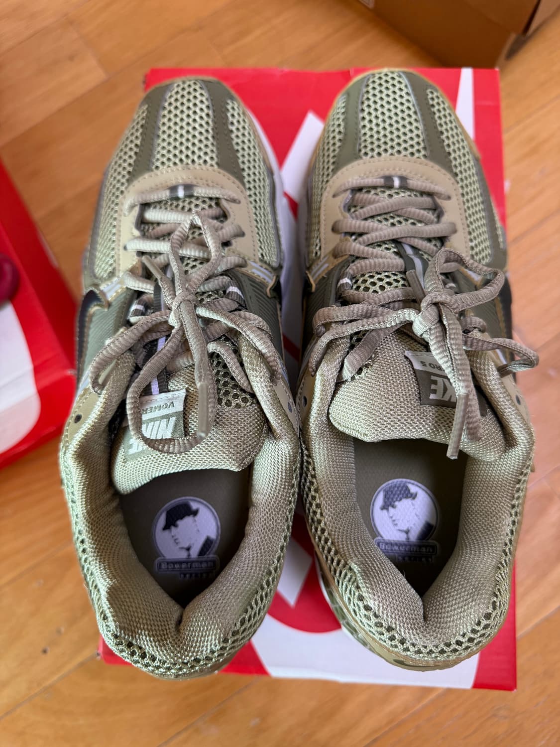 나이키 줌 보메로 5 뉴트럴 올리브 미디엄 올리브 상품이미지2