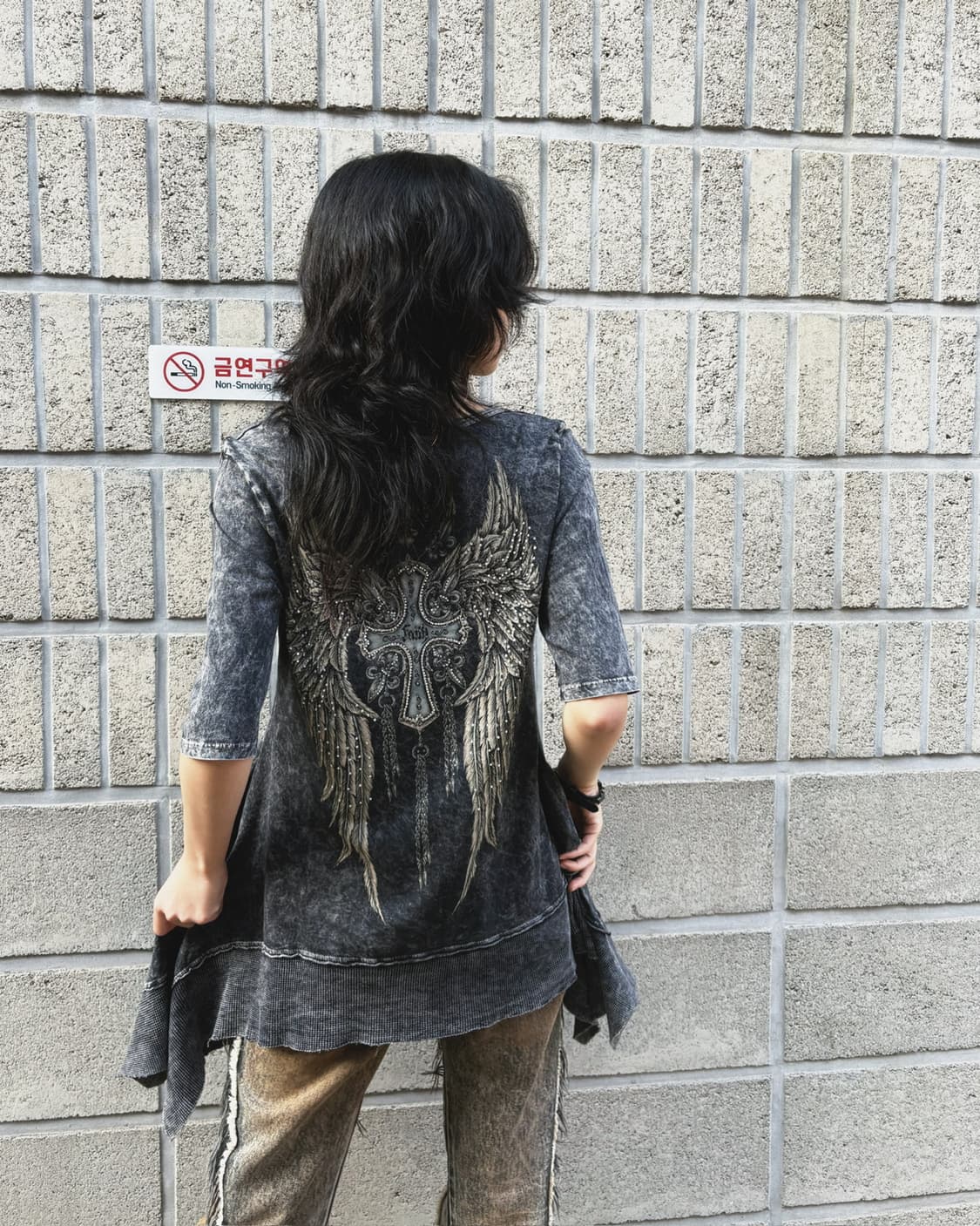 큐빅 디테일 언발란스 티셔츠 상품이미지6