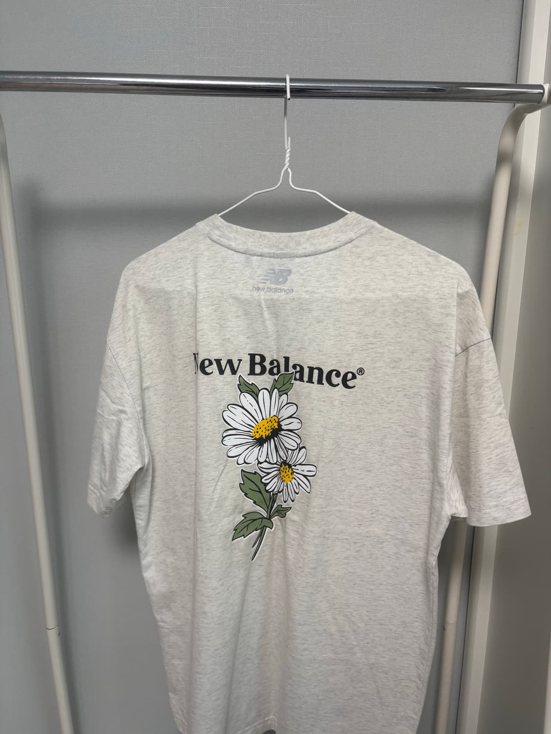 뉴발란스 반팔 오트밀 M 상품이미지1