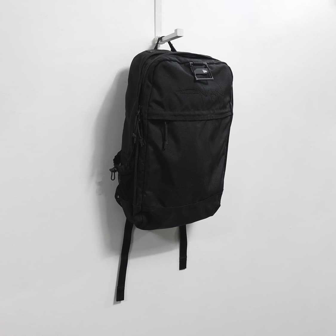 요지야마모토 x 뉴에라 엠브로이더리 헤드웨어 클립 유틸리티 백팩  상품이미지2