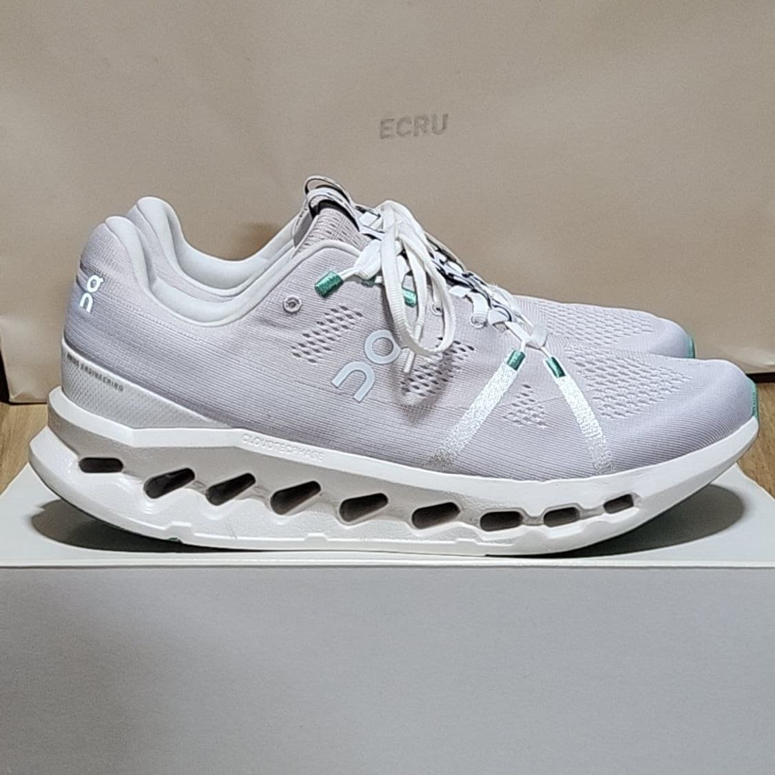 온러닝 285 클라우드 서퍼 펄 아이보리 상품이미지3