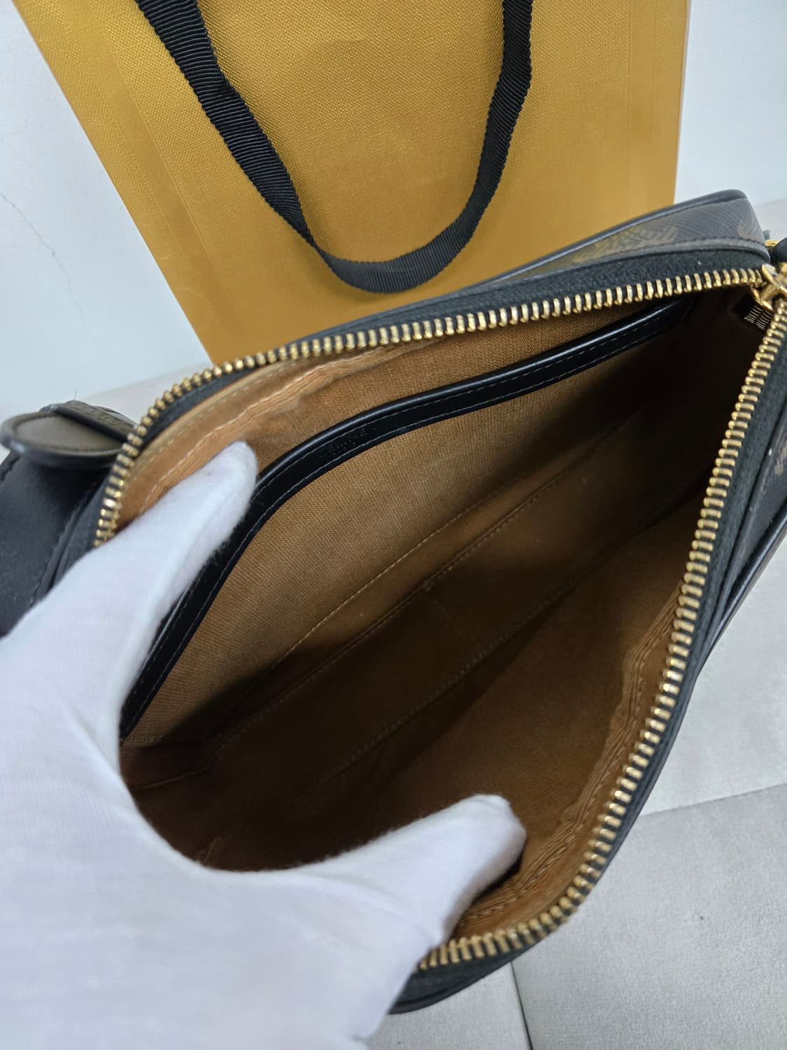 [보증서 정품] 셀린느 트리오페 메신저백 상품이미지2