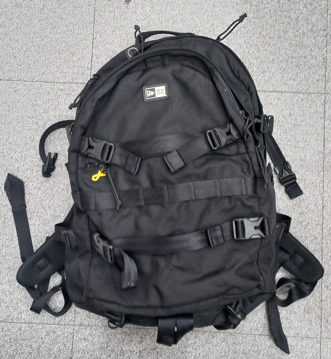 뉴에라 블랙 백팩 상품이미지3